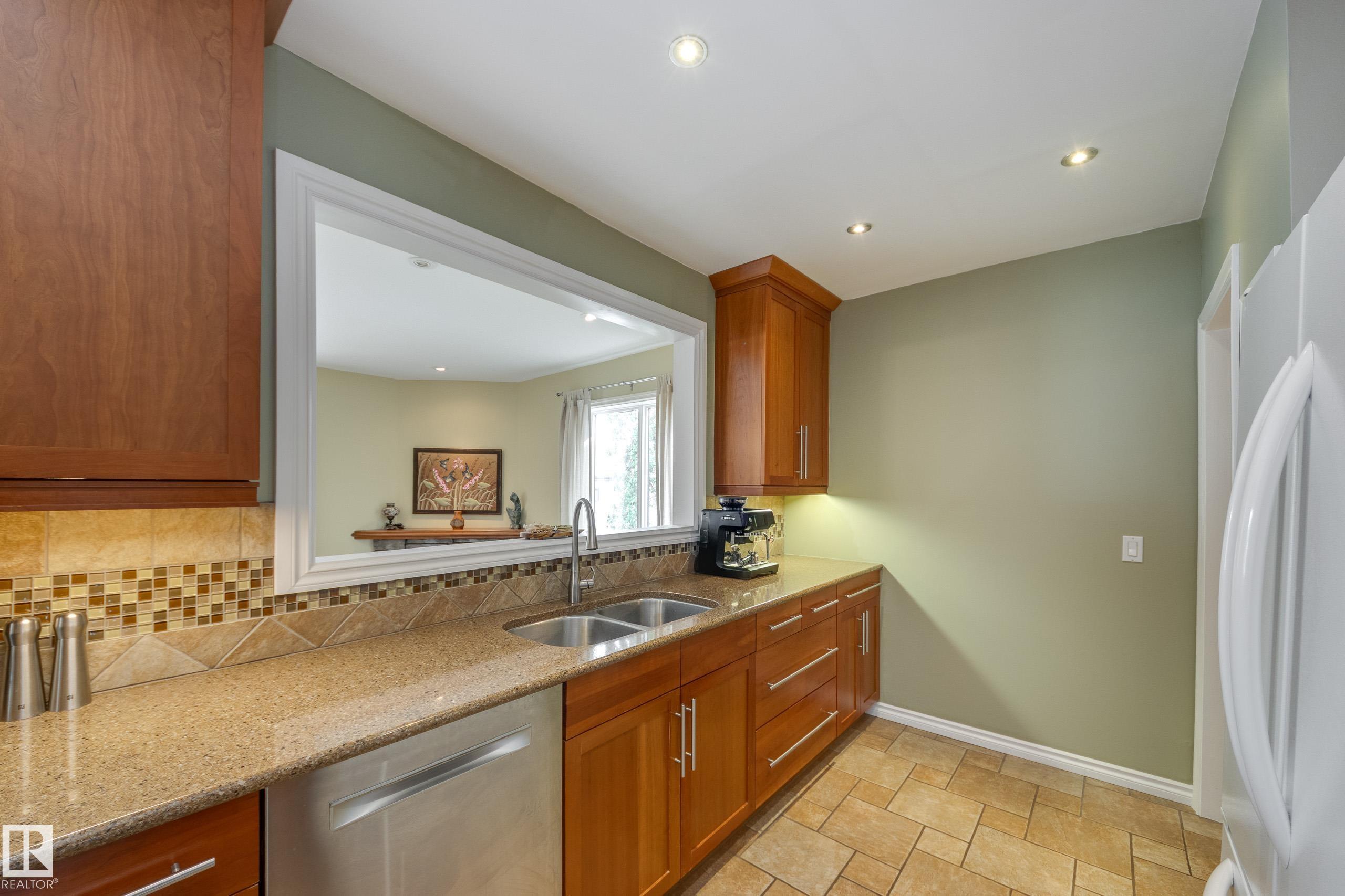 Photo 10 at 9327 75 Avenue NW, Ritchie, Edmonton
