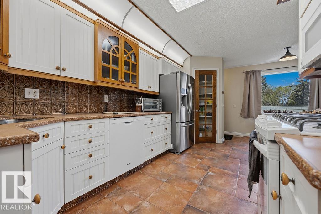 Photo 12 at 665 Woodbridge Way, Woodbridge Farms, Sherwood Park