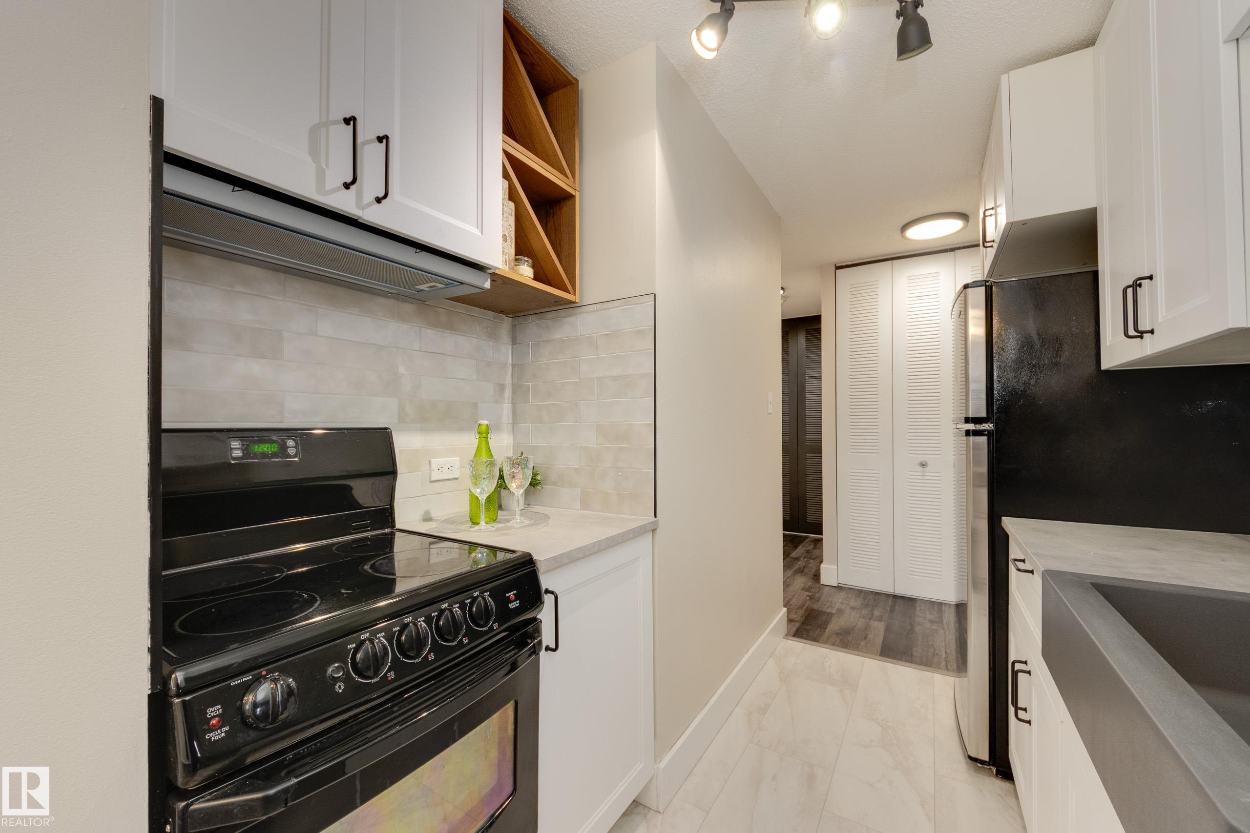 Photo 11 at 103 - 9930 113 Street NW, Wîhkwêntôwin, Edmonton