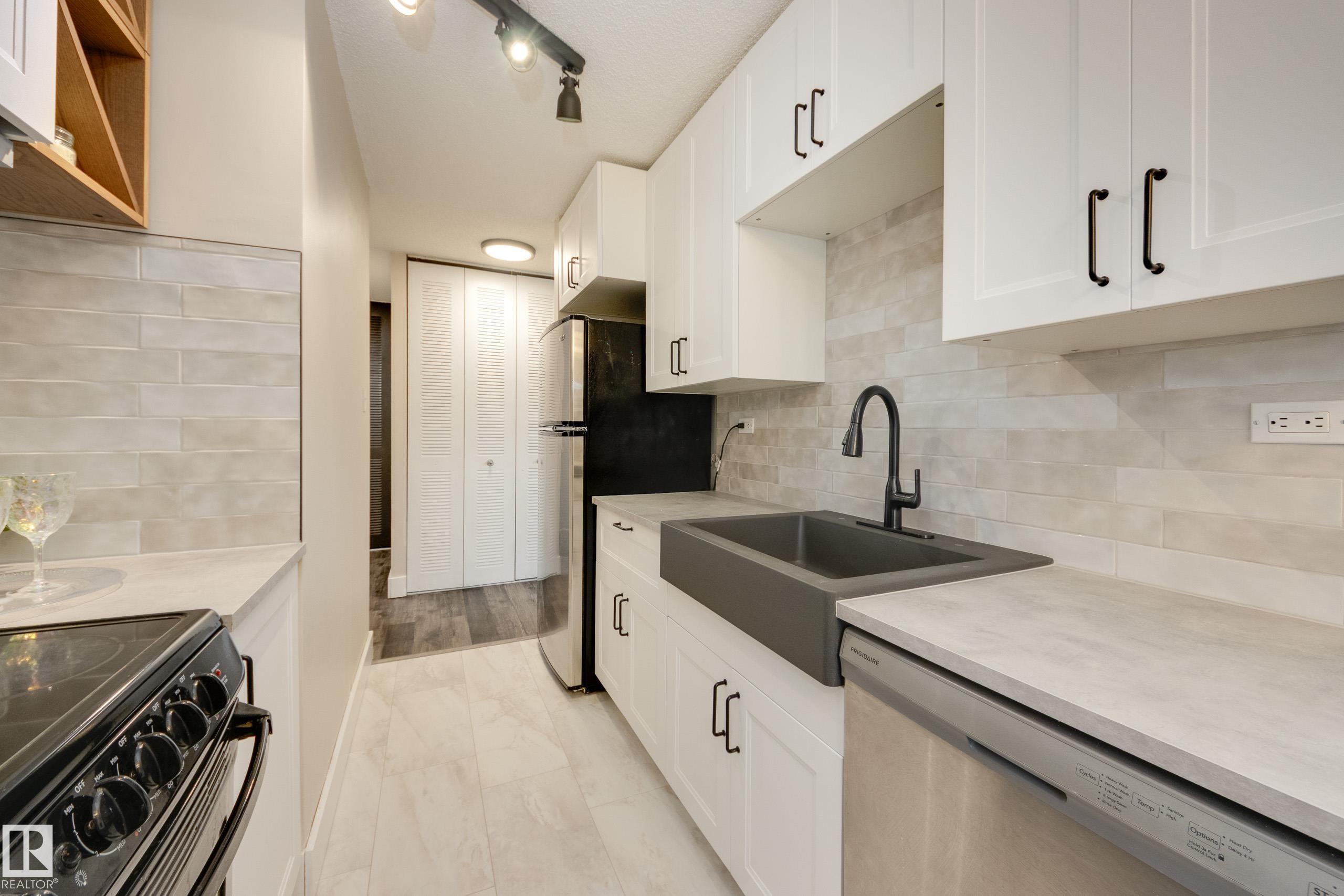 Photo 12 at 103 - 9930 113 Street NW, Wîhkwêntôwin, Edmonton