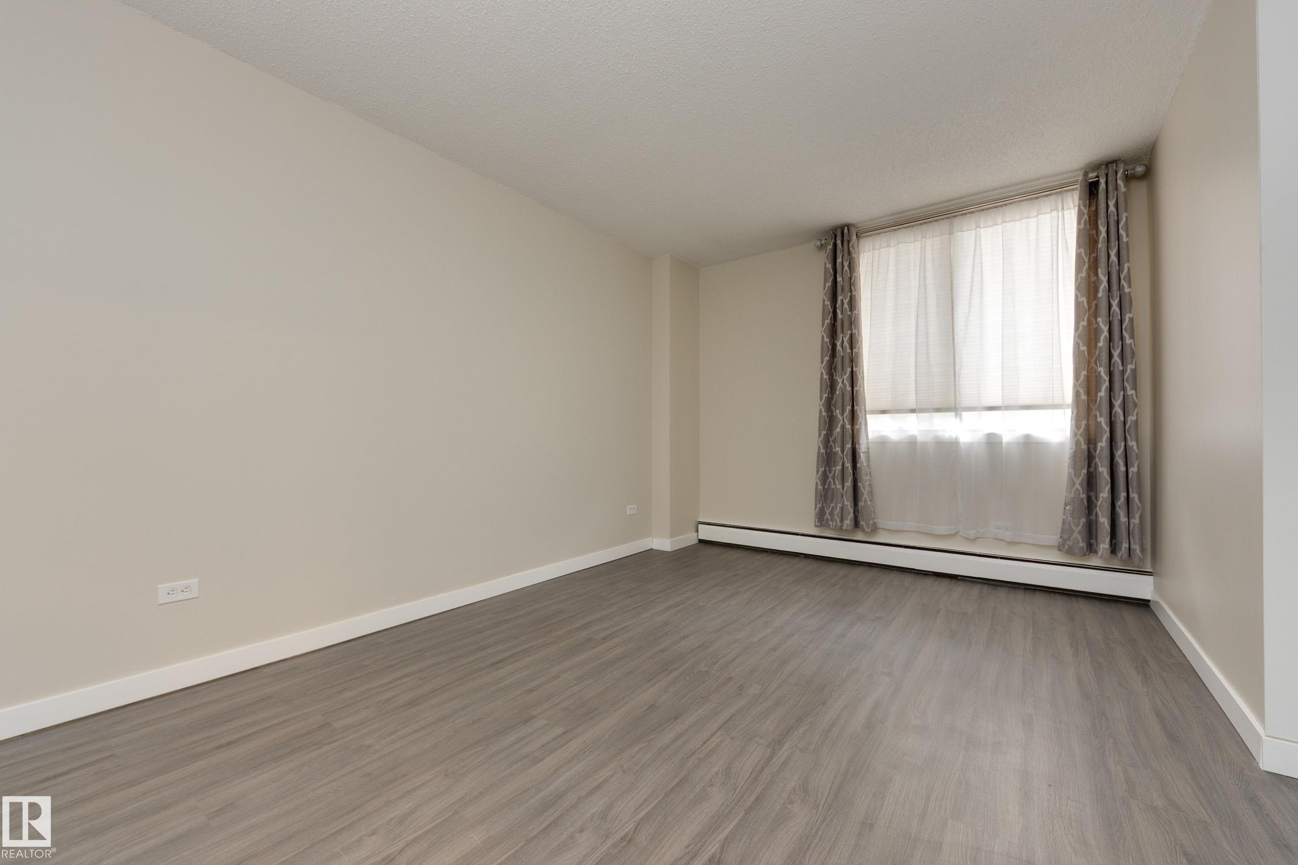 Photo 16 at 103 - 9930 113 Street NW, Wîhkwêntôwin, Edmonton