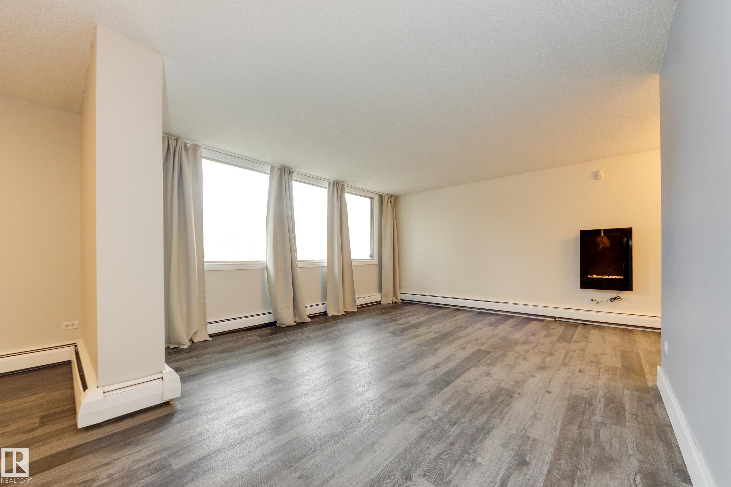 Photo 6 at 103 - 9930 113 Street NW, Wîhkwêntôwin, Edmonton