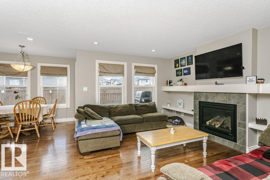 https://zimg.paragon.ice.com/ParagonImages/Property/PM/RAE/225402233/13/0/0/3213b076819d872a2d19af0fef290ee2/1/80d58edd974fa98cc0d99a8e65753800/225402233-a31705ad-eb88-4d40-b49a-66be4f1bd4bf.JPG