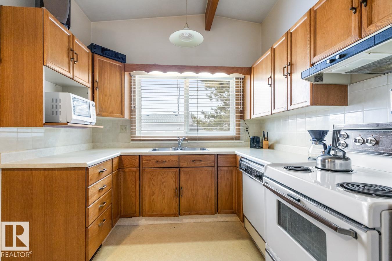 Photo 16 at 13437 118 Street NW, Kensington, Edmonton