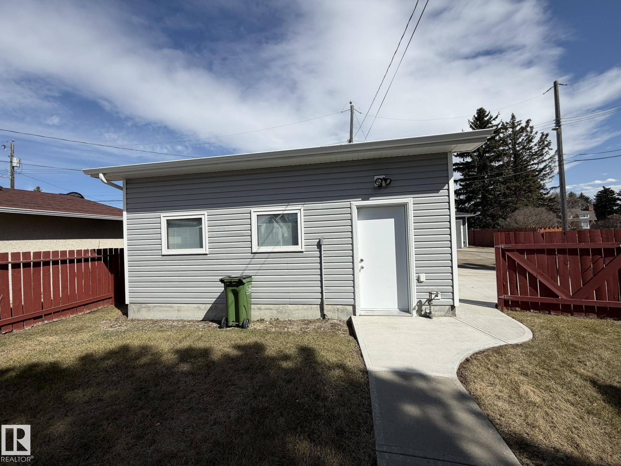 13437 118 Street NW, Kensington, Edmonton