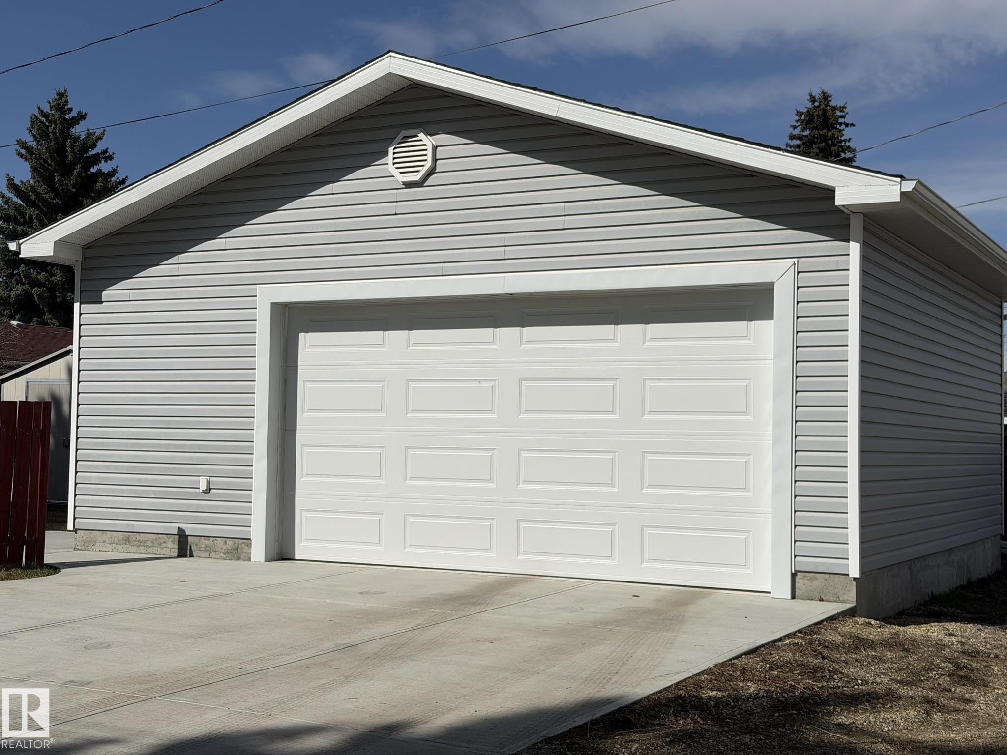 13437 118 Street NW, Kensington, Edmonton