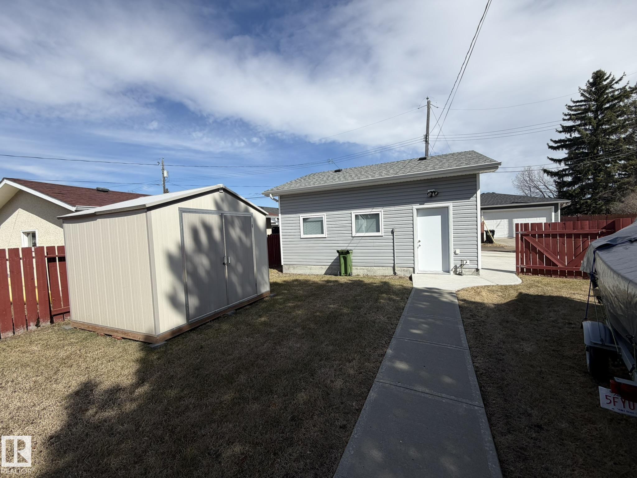 Photo 10 at 13437 118 Street NW, Kensington, Edmonton