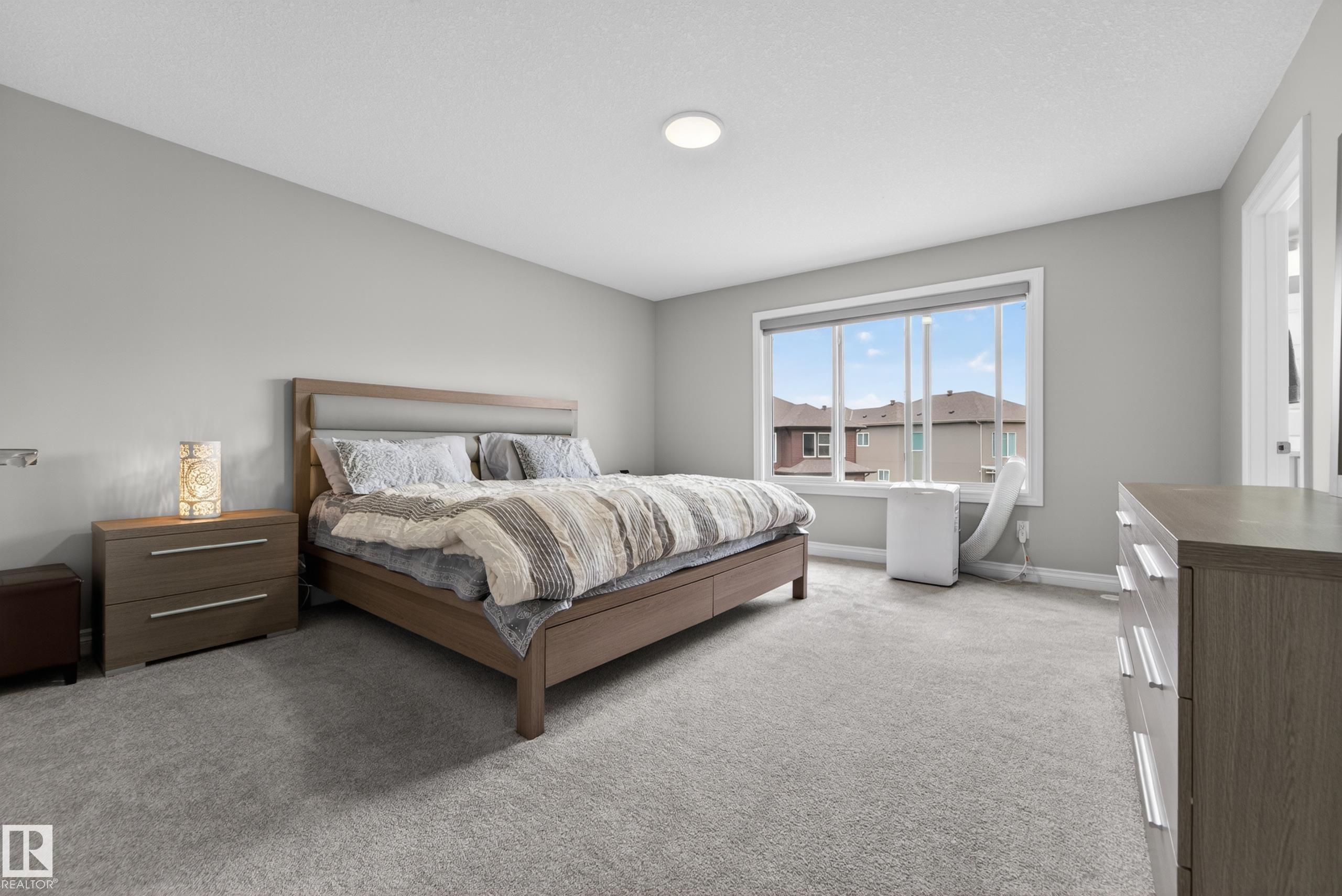 https://zimg.paragon.ice.com/ParagonImages/Property/PM/RAE/225402237/43/0/0/18a1bbcbc588deebfaf61707a8a50814/1/d201d81a0a1644bd940303549f34ea7a/225402237-52c4d665-7818-4ec5-a2aa-f84e00fc7308.JPG
