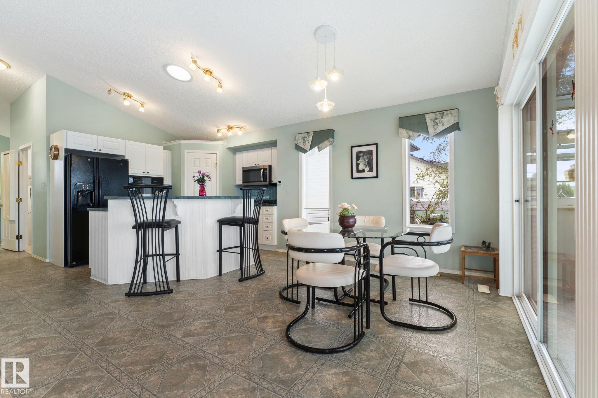 Photo 12 at 9315 162 Avenue NW, Eaux Claires, Edmonton