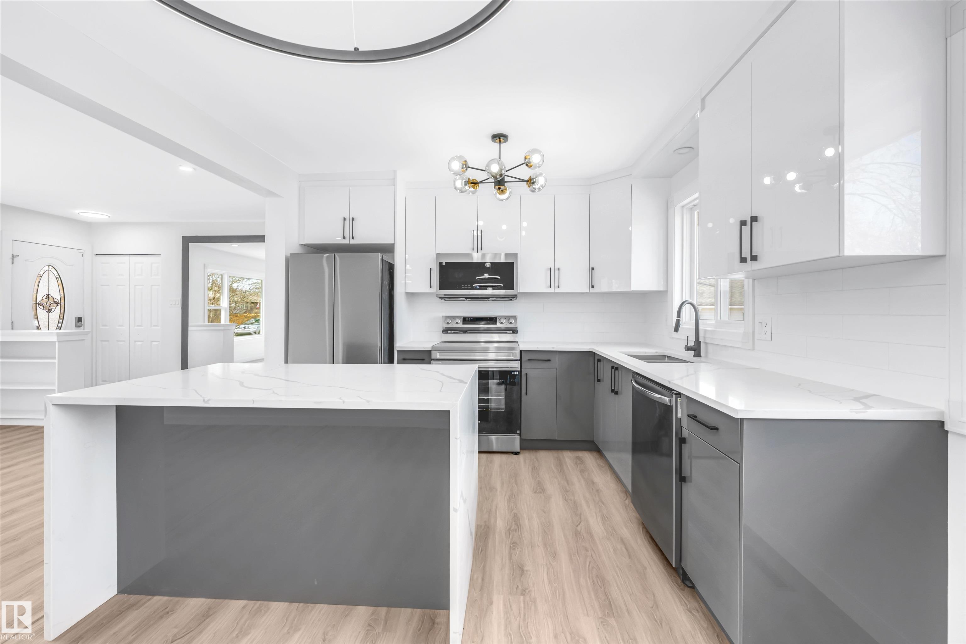 Photo 10 at 4238 117 Avenue NW, Beverly Heights, Edmonton