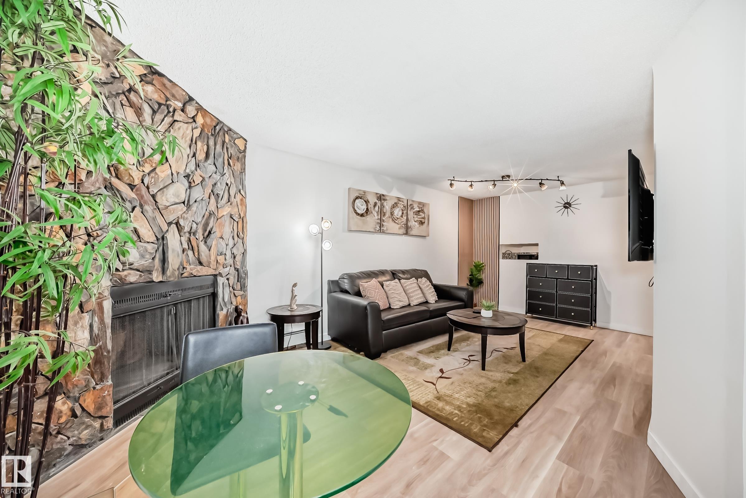 Photo 14 at G3 - 10138 116 Street NW, Wîhkwêntôwin, Edmonton
