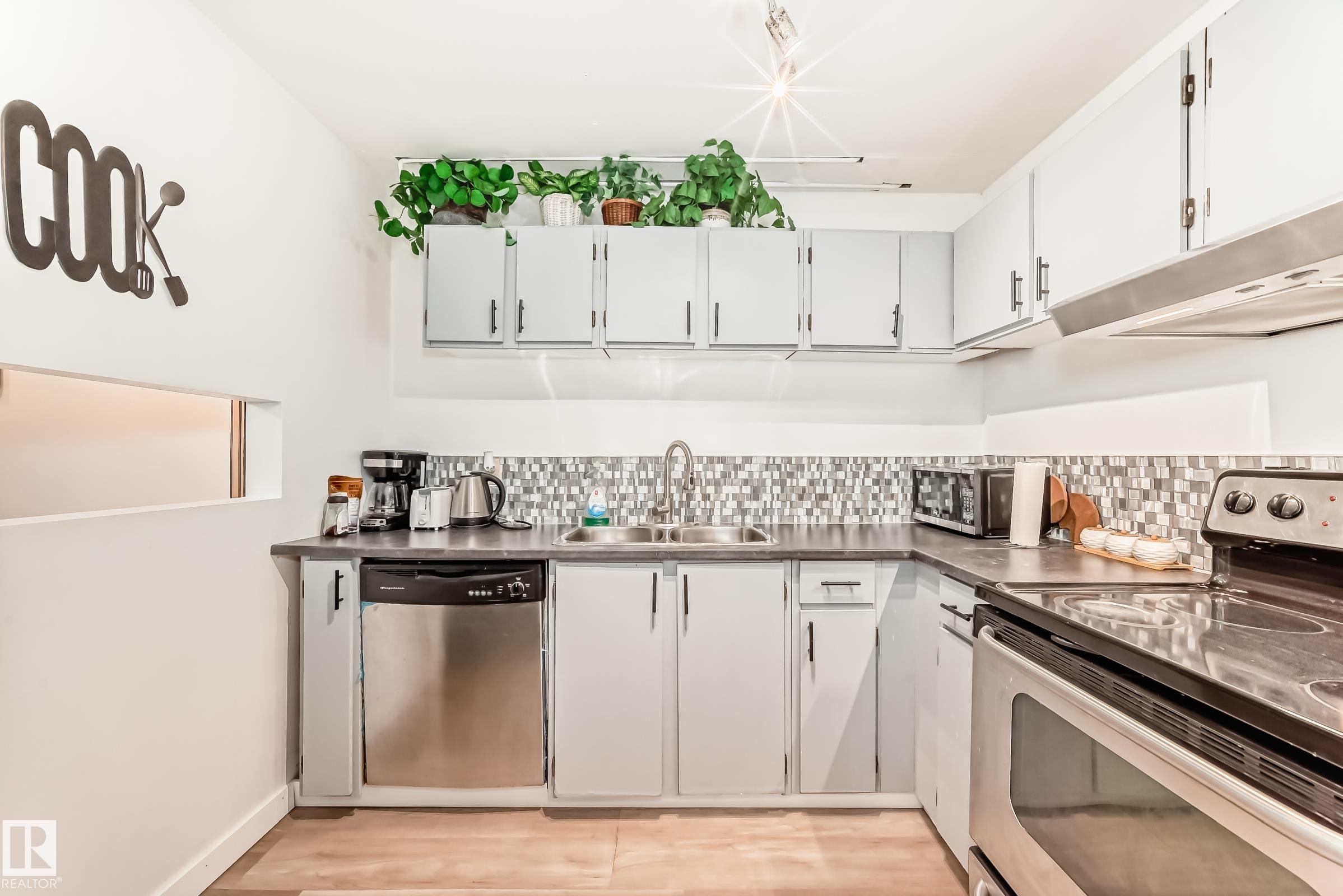 Photo 15 at G3 - 10138 116 Street NW, Wîhkwêntôwin, Edmonton