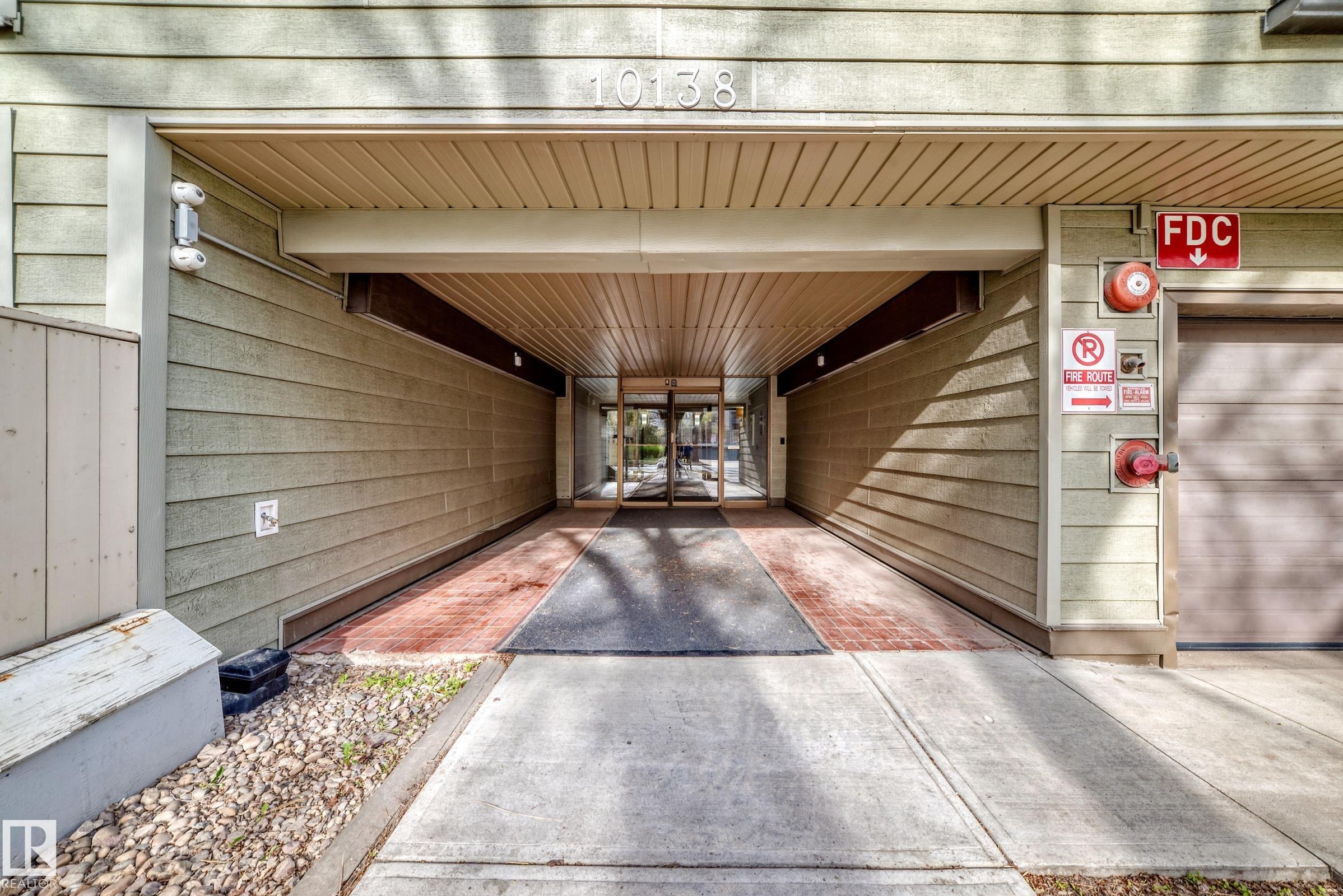 G3 - 10138 116 Street NW, Wîhkwêntôwin, Edmonton
