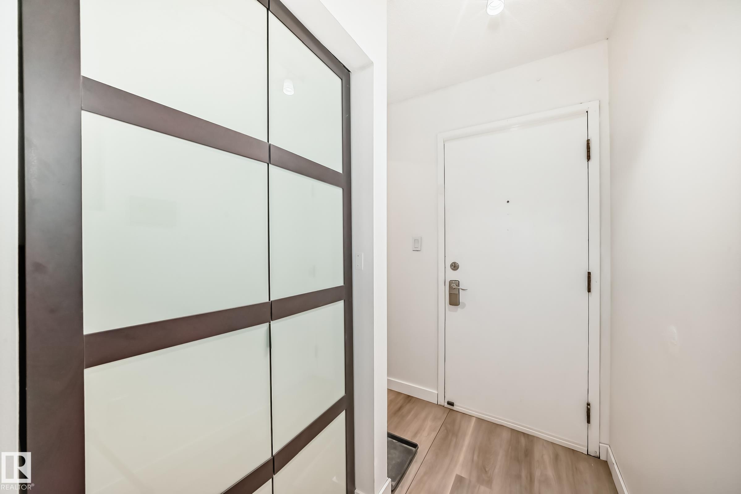 Photo 6 at G3 - 10138 116 Street NW, Wîhkwêntôwin, Edmonton