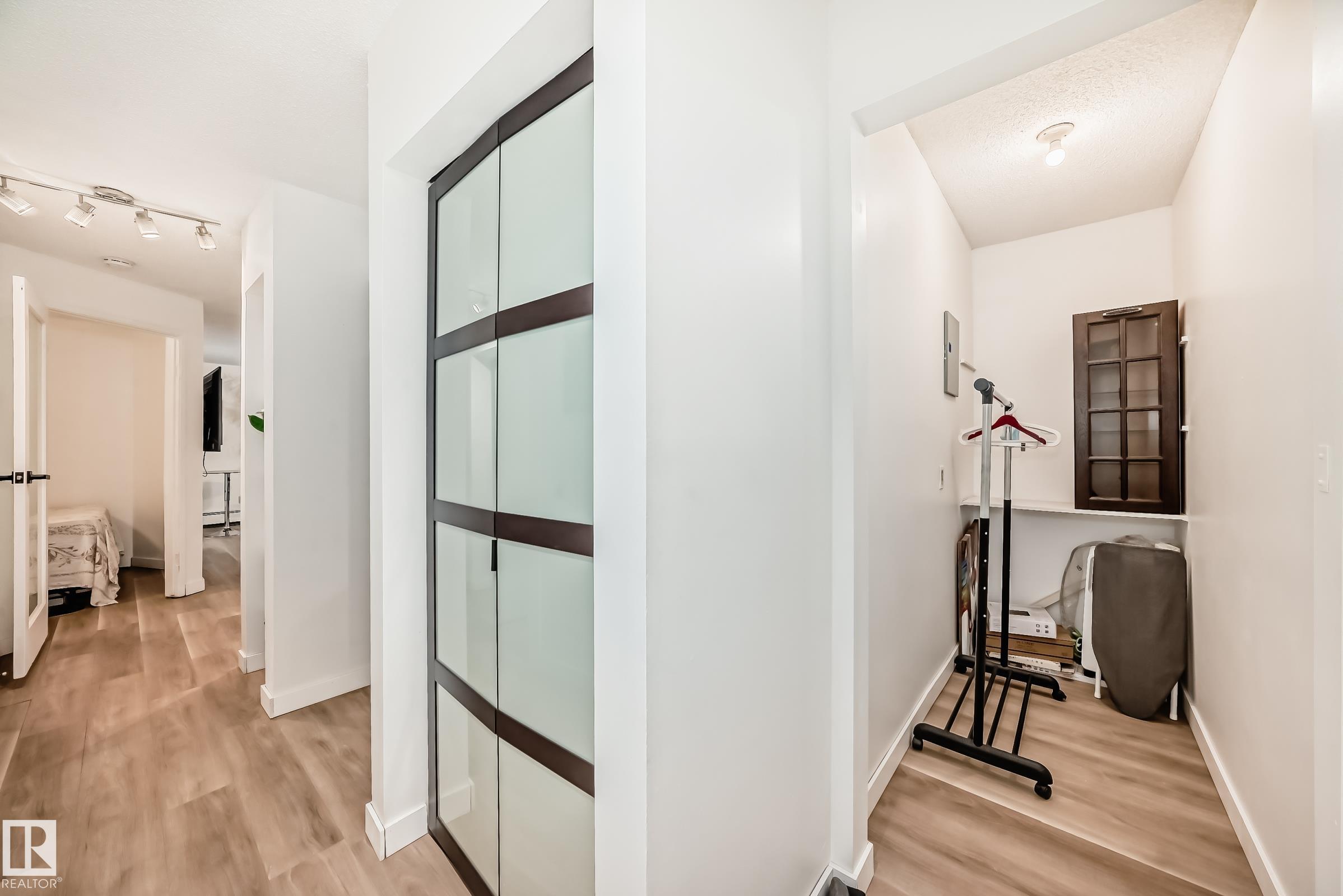 Photo 7 at G3 - 10138 116 Street NW, Wîhkwêntôwin, Edmonton