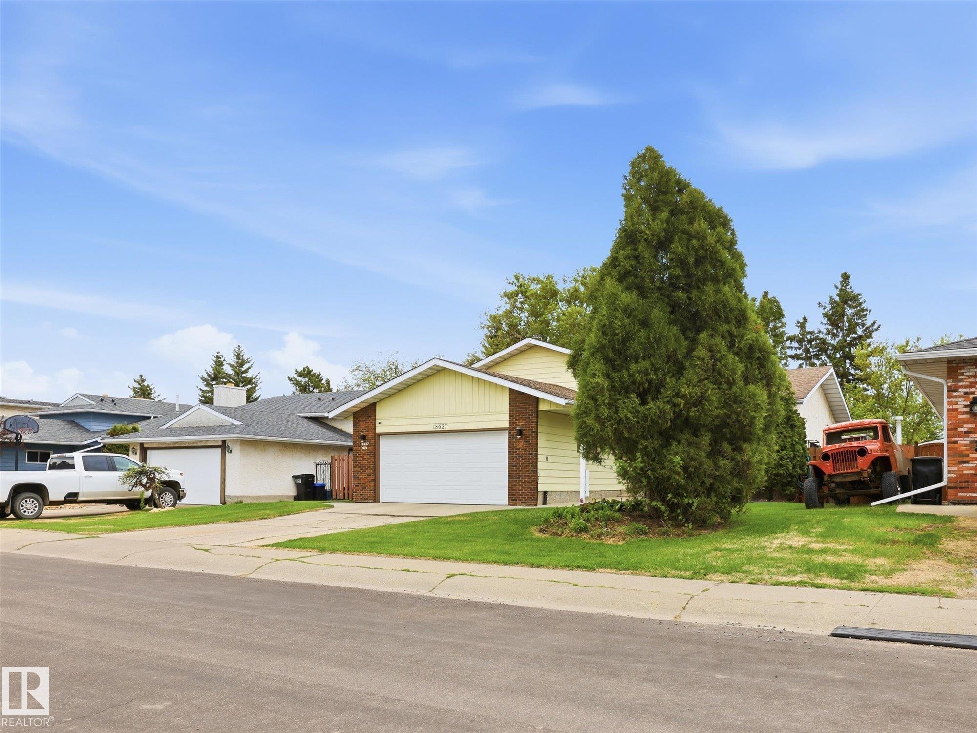 18627 62a Avenue NW, Ormsby Place, Edmonton