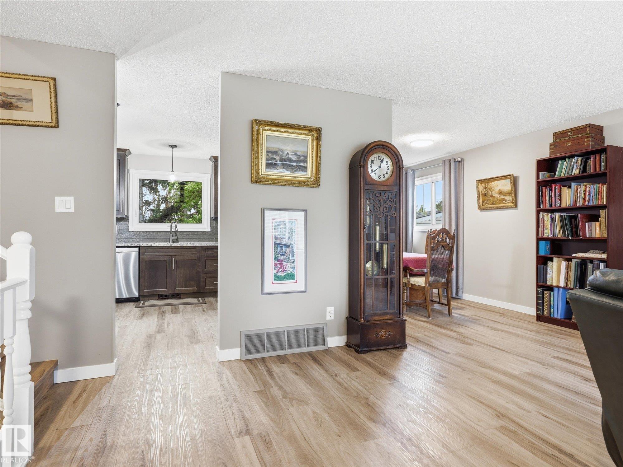 Photo 7 at 18627 62a Avenue NW, Ormsby Place, Edmonton