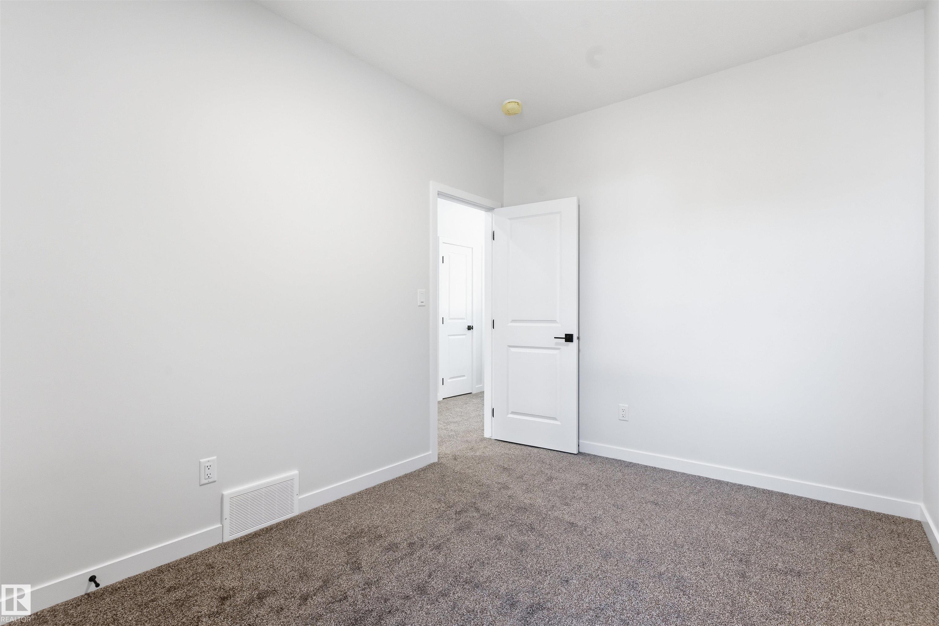 https://zimg.paragon.ice.com/ParagonImages/Property/PM/RAE/225402267/14/0/0/8b68dbc77d876c2dad33ade9f4106700/1/02bcf271bfd4de7e5f5d7c3a27f80b32/225402267-9e42c0bf-188a-43a8-8762-5966fff1d459.JPG