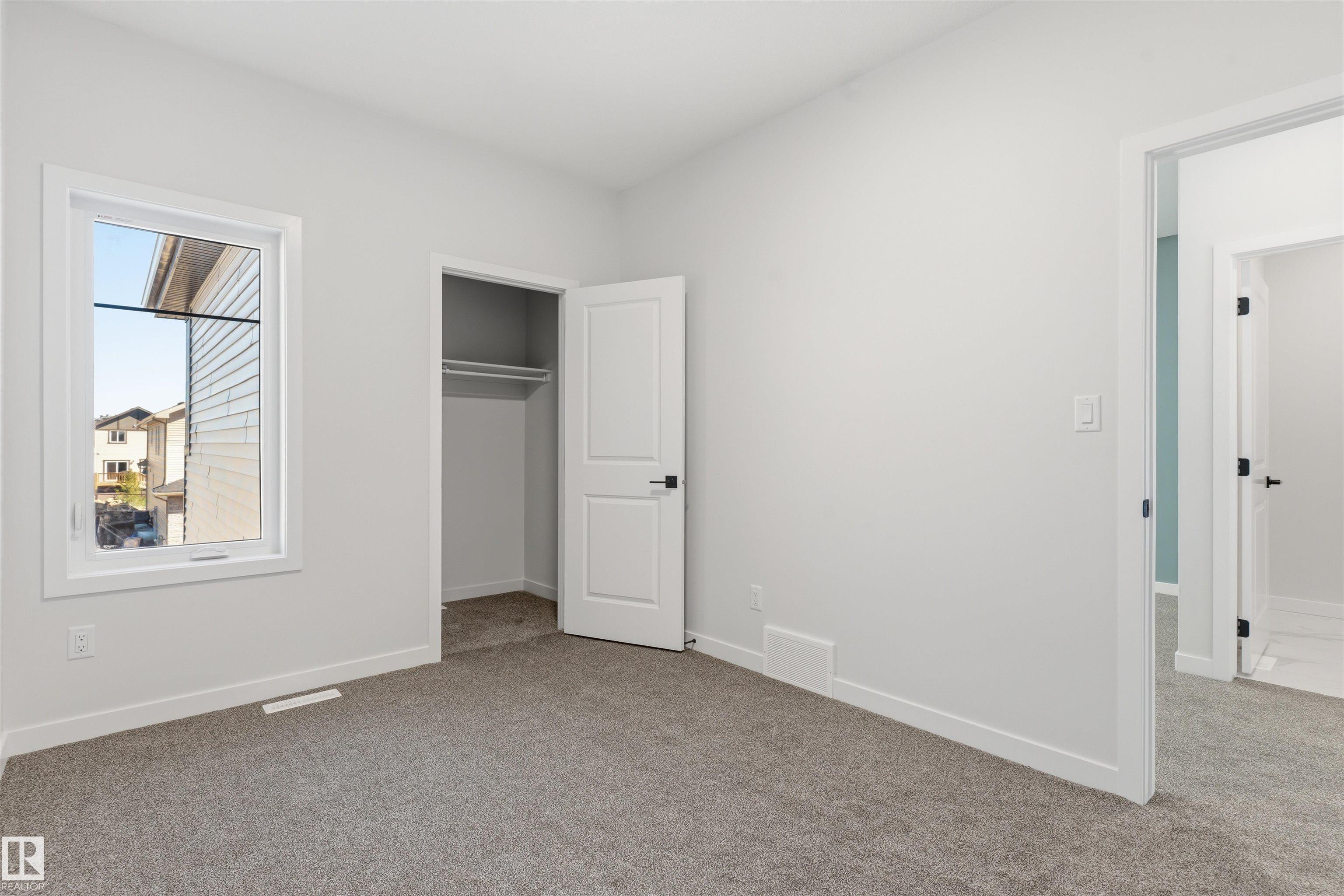 https://zimg.paragon.ice.com/ParagonImages/Property/PM/RAE/225402267/15/0/0/f0ce185f6f68a95c4bb698aa763f3851/1/02bcf271bfd4de7e5f5d7c3a27f80b32/225402267-4cb4ad57-71df-45de-993c-b496a5dd8640.JPG