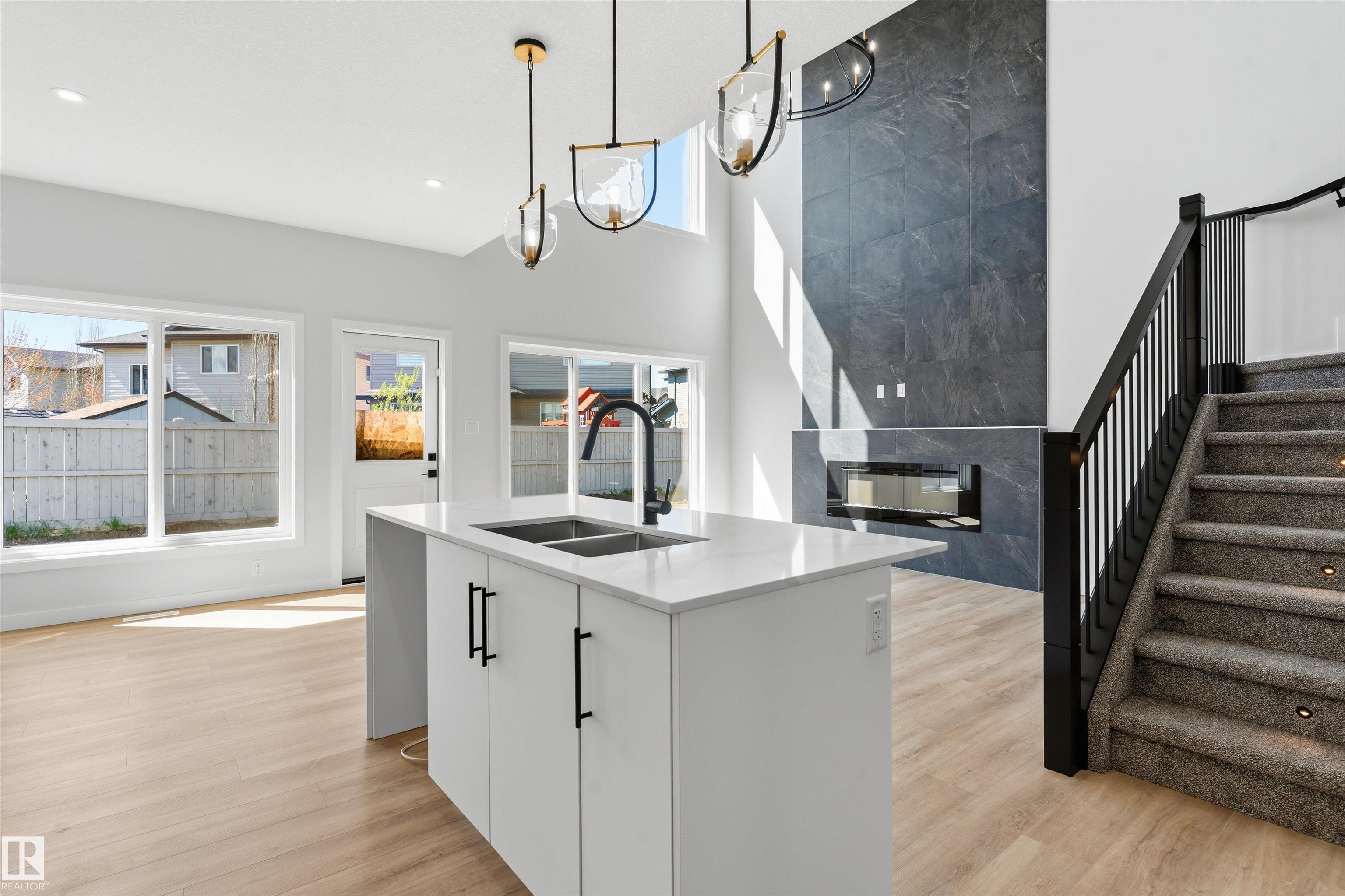 Picture for 8727 181 AV NW
