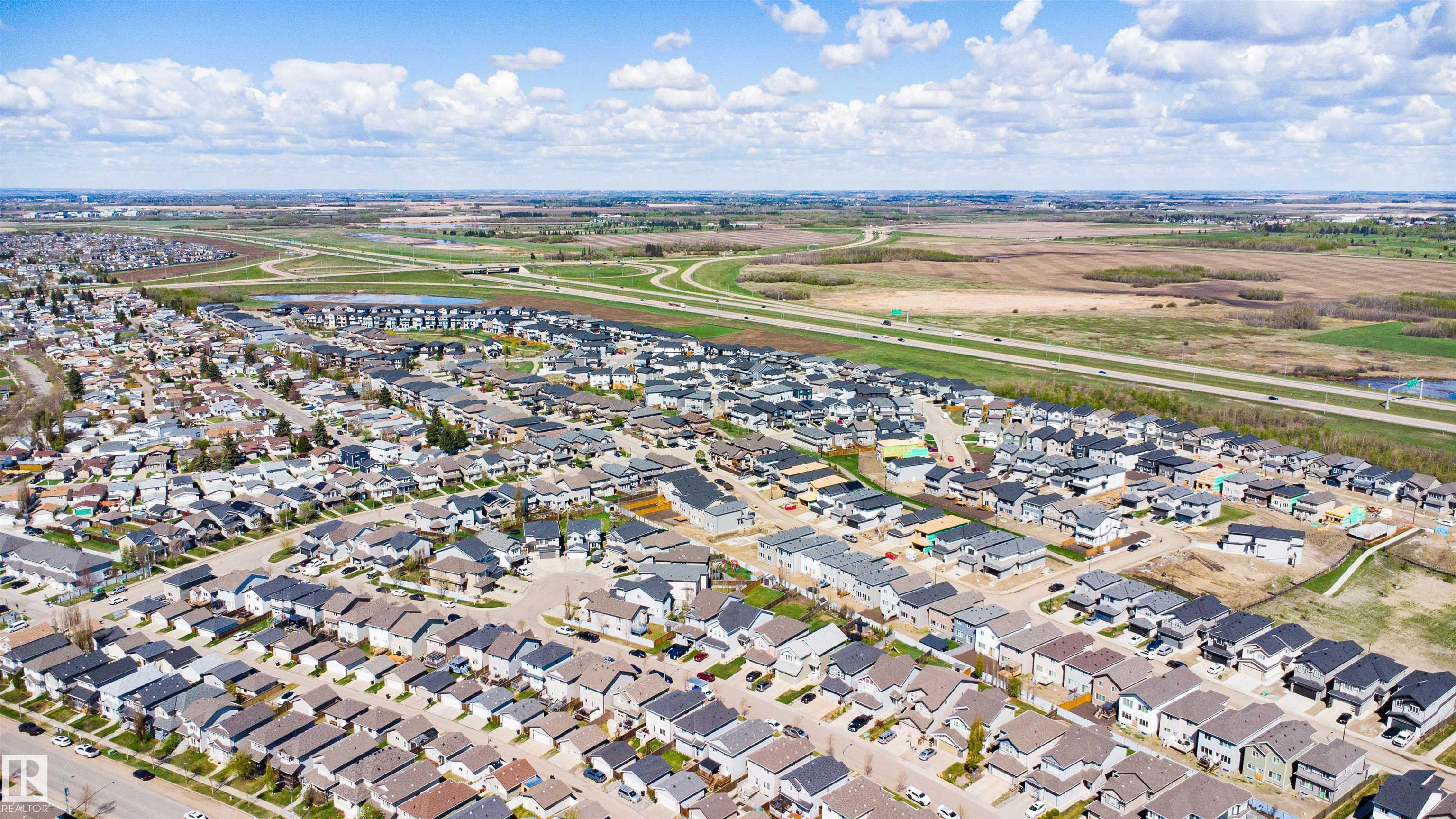 https://zimg.paragon.ice.com/ParagonImages/Property/PM/RAE/225402267/33/0/0/a5ad621a379824bdf80c4b51c2d73e50/1/02bcf271bfd4de7e5f5d7c3a27f80b32/225402267-a94c016b-0ca7-4c87-a098-196cb2266d72.JPG