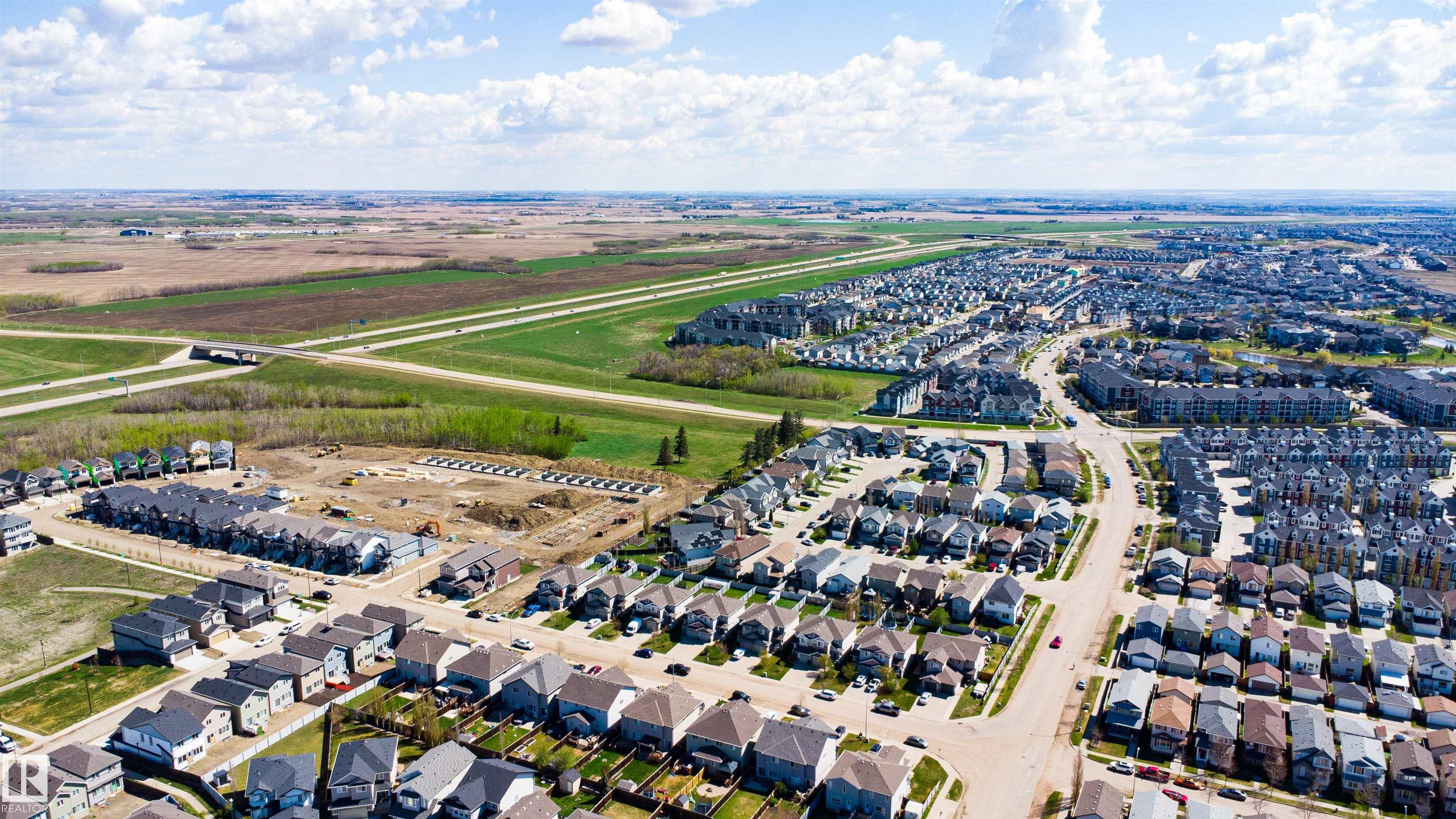 https://zimg.paragon.ice.com/ParagonImages/Property/PM/RAE/225402267/34/0/0/c4537152a97b70956f7cb1c265d844ac/1/02bcf271bfd4de7e5f5d7c3a27f80b32/225402267-387cc7b7-4282-4ed1-a8ba-ecd073bb588b.JPG