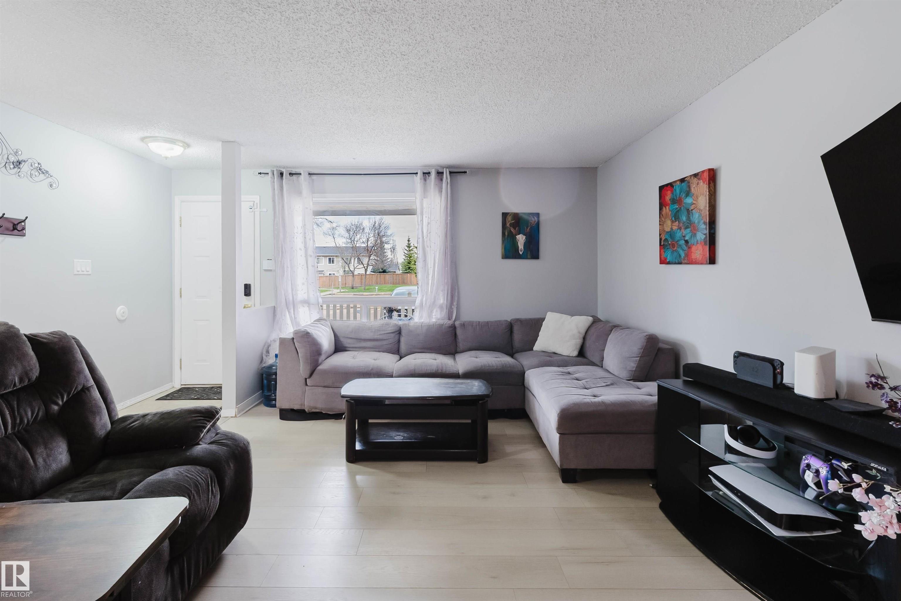 Photo 6 at 15017 26 Street NW, Fraser, Edmonton