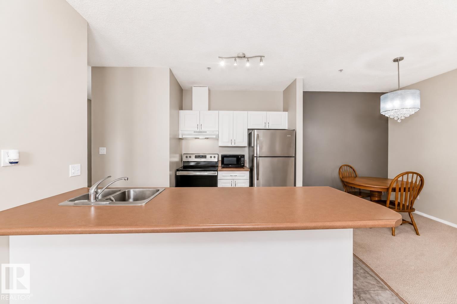 Photo 9 at 601 - 9919 105 Street NW, Downtown, Edmonton