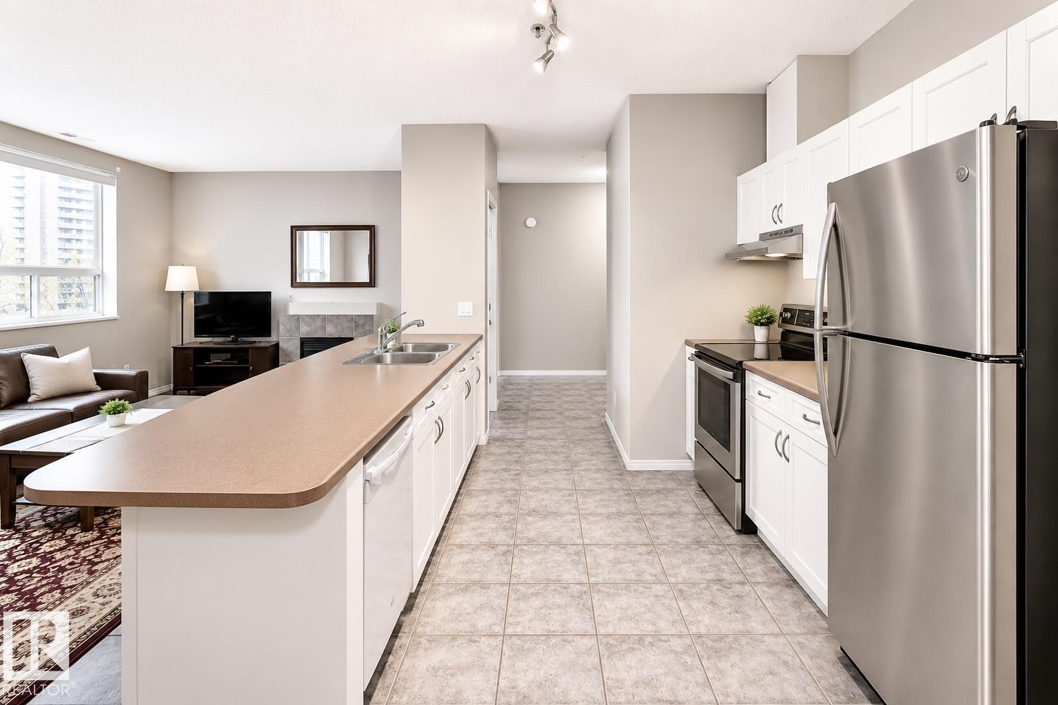 Photo 10 at 601 - 9919 105 Street NW, Downtown, Edmonton