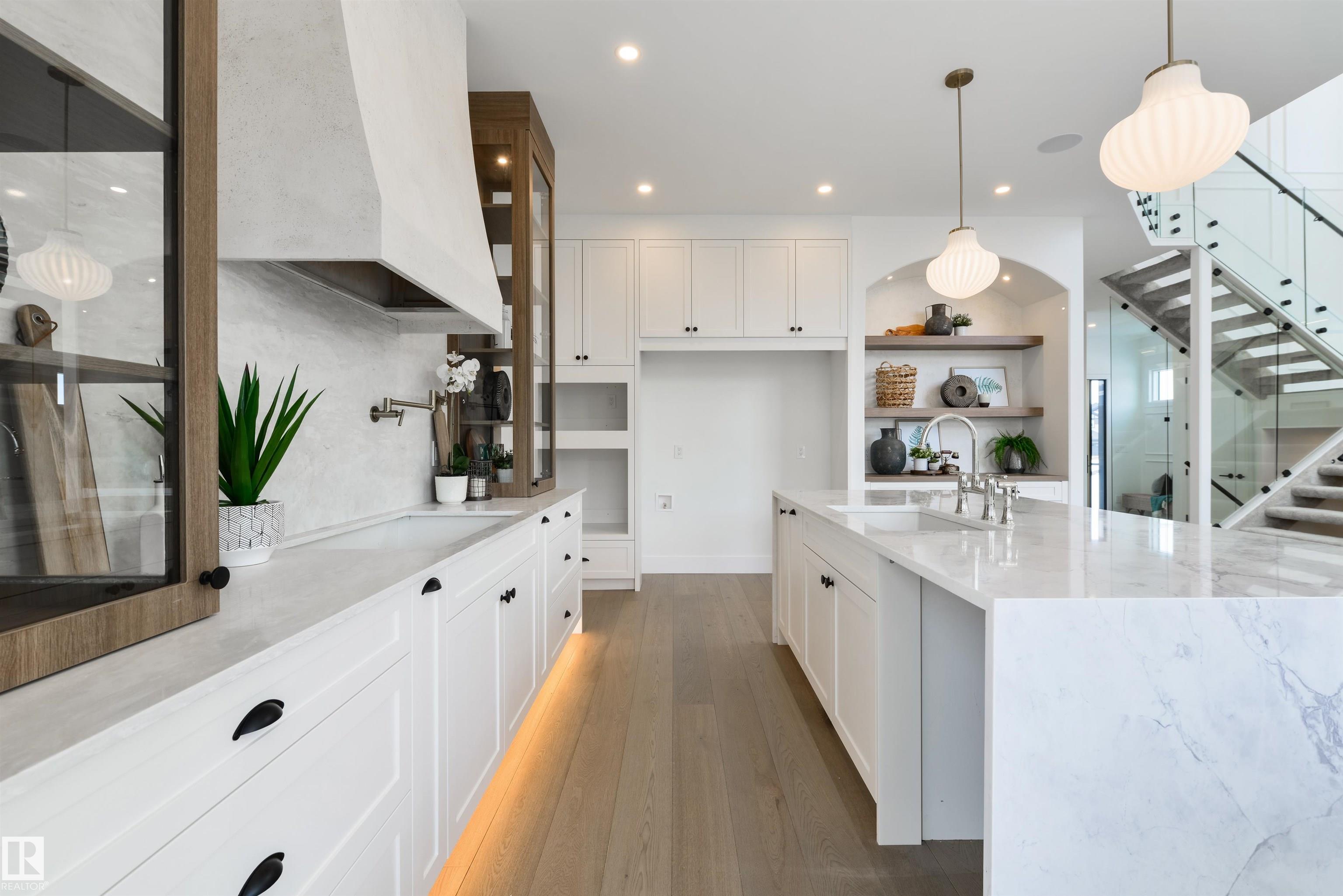 https://zimg.paragon.ice.com/ParagonImages/Property/PM/RAE/225402279/10/0/0/09fb2793d403ddb8b2ff16a9cdce3a9e/1/7ae617c9e637b9678027afb36f547631/225402279-c57d5add-b2e7-4db1-909d-44f6be901eb9.JPG
