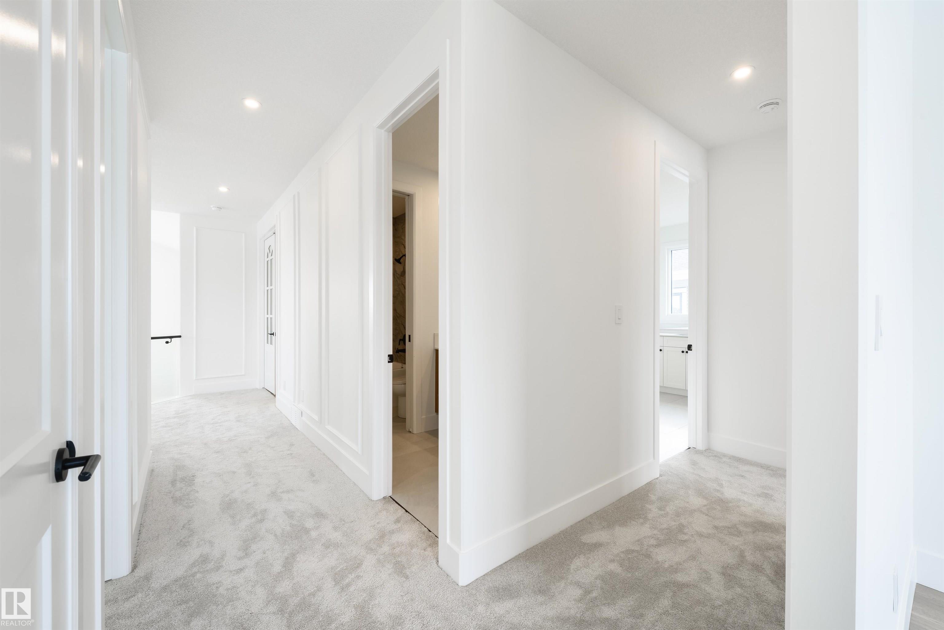 https://zimg.paragon.ice.com/ParagonImages/Property/PM/RAE/225402279/28/0/0/cfb0c01ed02a13f2455f8d2eae6cbaaa/1/7ae617c9e637b9678027afb36f547631/225402279-c114335b-7fe9-4838-80e7-f28b04146ca2.JPG