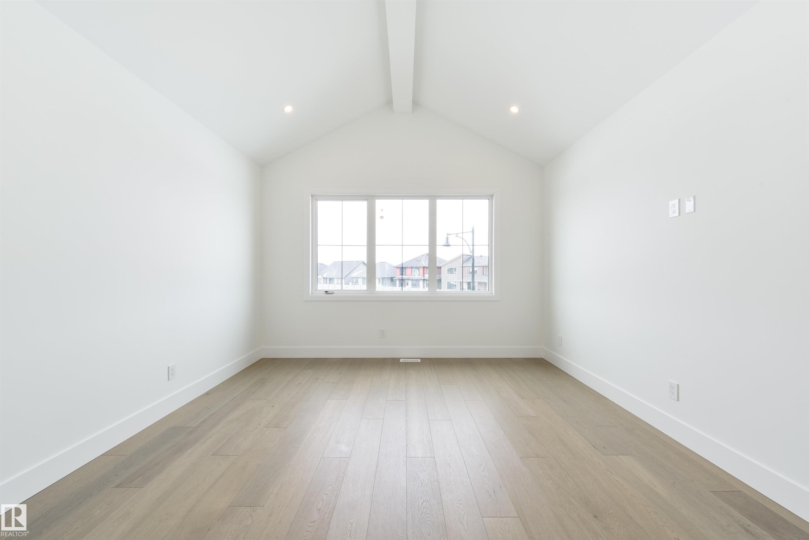 https://zimg.paragon.ice.com/ParagonImages/Property/PM/RAE/225402279/32/0/0/f4efe5144e5b7b0b36d457206670b4f3/1/7ae617c9e637b9678027afb36f547631/225402279-bef41d03-39e7-484d-9f16-78a934e0e8fc.JPG