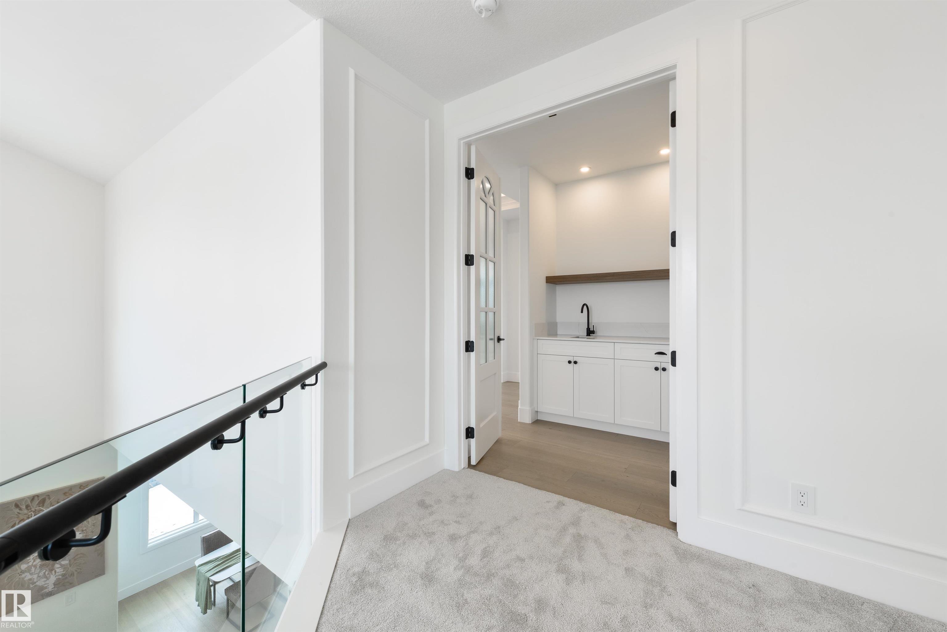 https://zimg.paragon.ice.com/ParagonImages/Property/PM/RAE/225402279/40/0/0/11baf5e3478dd4f1a112ca8782157201/1/7ae617c9e637b9678027afb36f547631/225402279-da463ef8-139b-4fe6-a7e2-46644eef8cbc.JPG