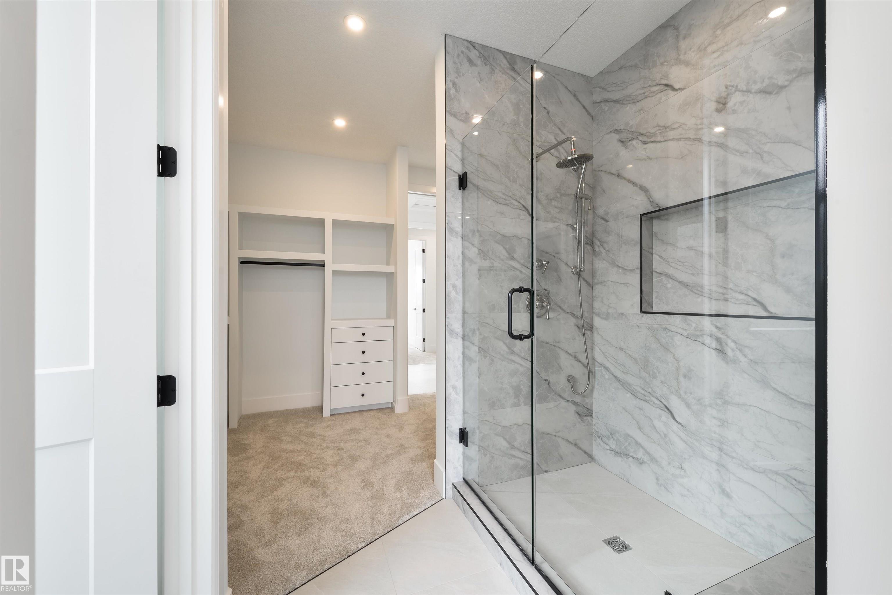 https://zimg.paragon.ice.com/ParagonImages/Property/PM/RAE/225402279/48/0/0/9d4a0613b4bc4b7f96fa1ebd386f05a5/1/7ae617c9e637b9678027afb36f547631/225402279-47b58f4d-ec14-44aa-b83c-e4ad27705831.JPG