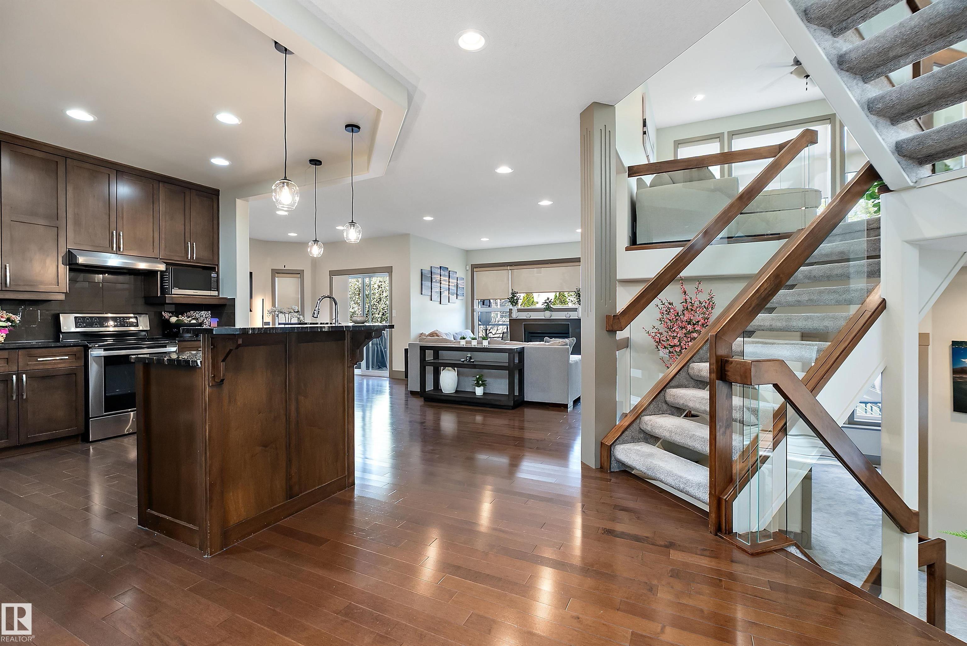 Photo 7 at 6411 Mann Court NW, MacTaggart, Edmonton