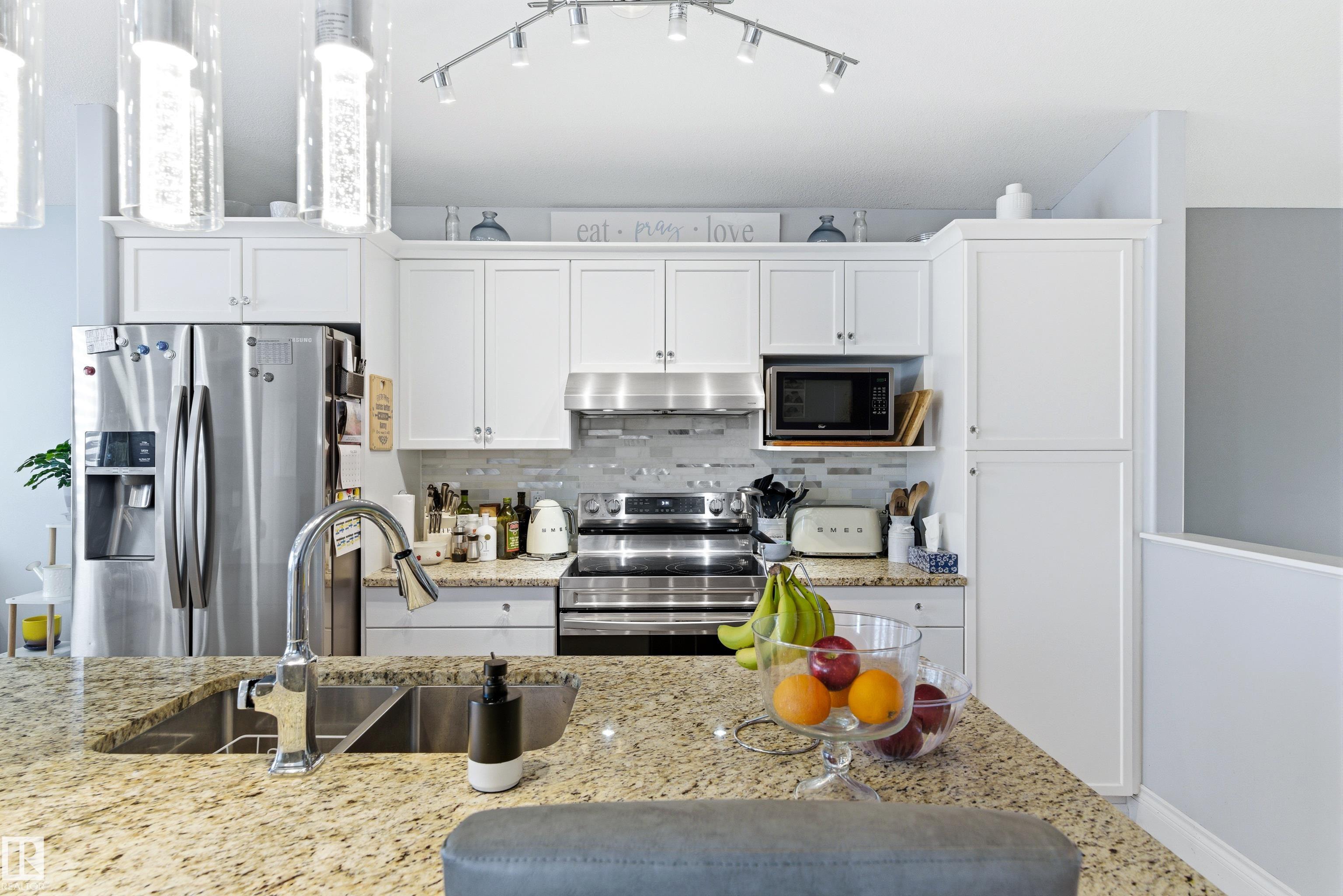 Photo 16 at 141 Bridgeport Boulevard, Bridgeport, Leduc