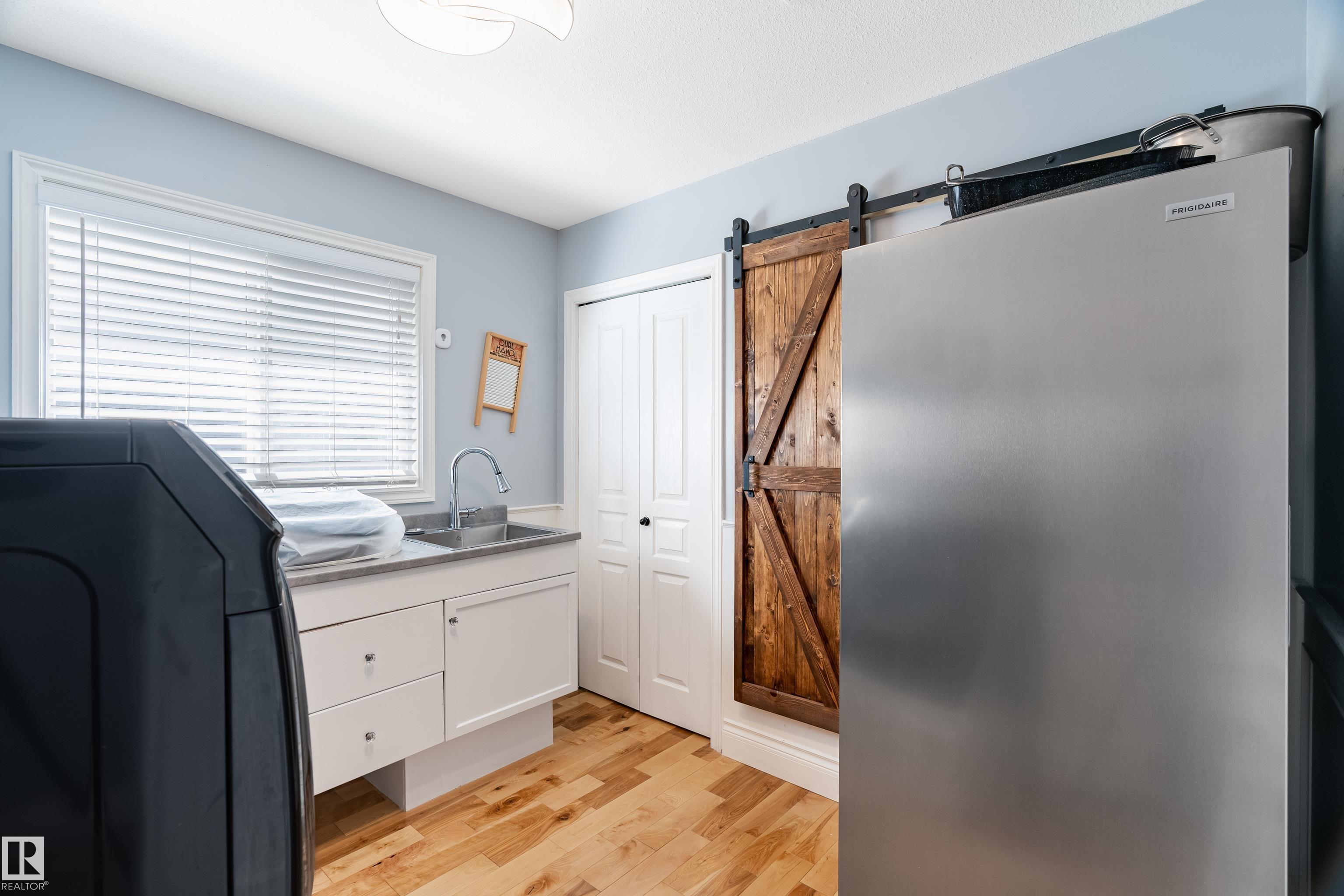Photo 23 at 141 Bridgeport Boulevard, Bridgeport, Leduc