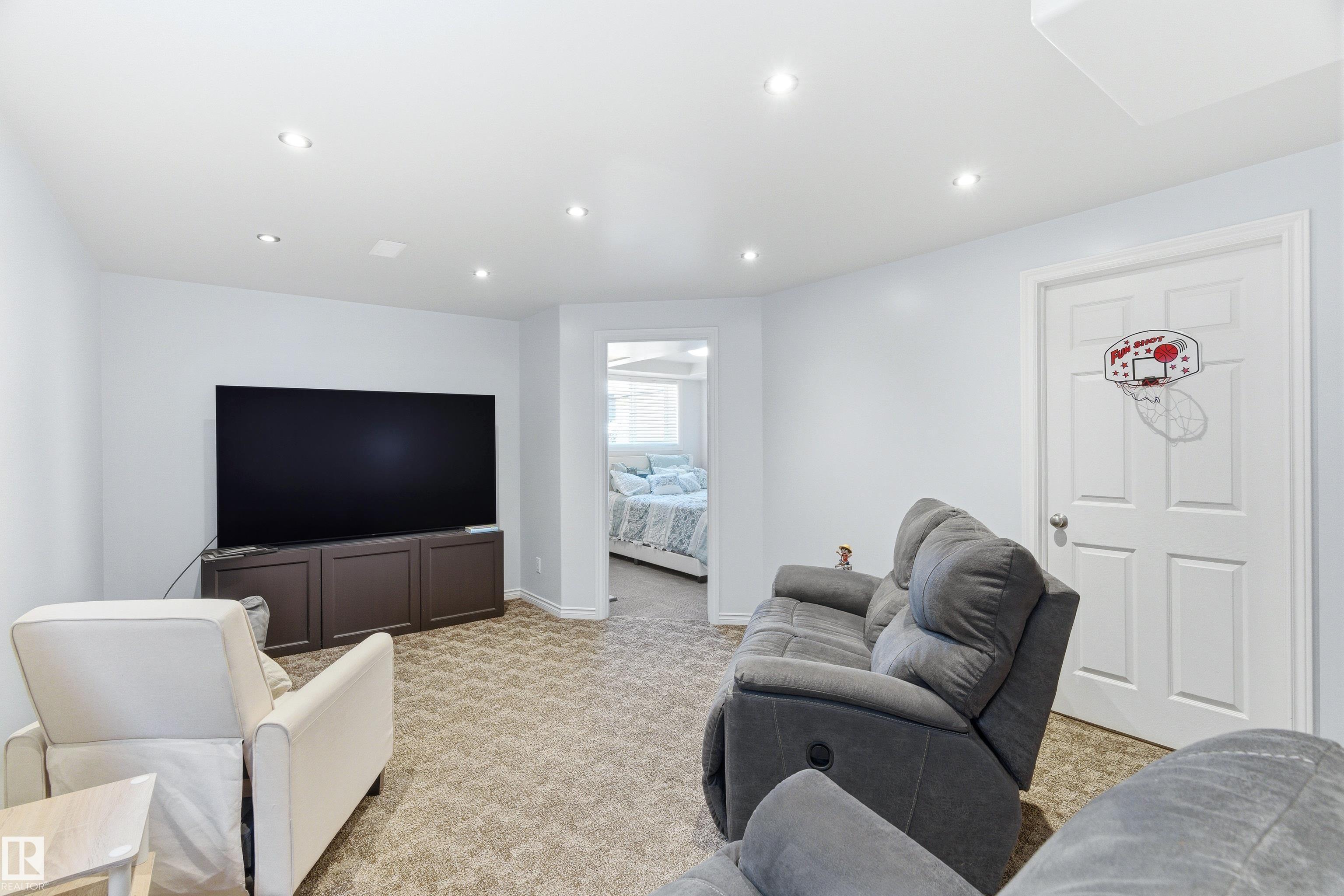 Photo 27 at 141 Bridgeport Boulevard, Bridgeport, Leduc