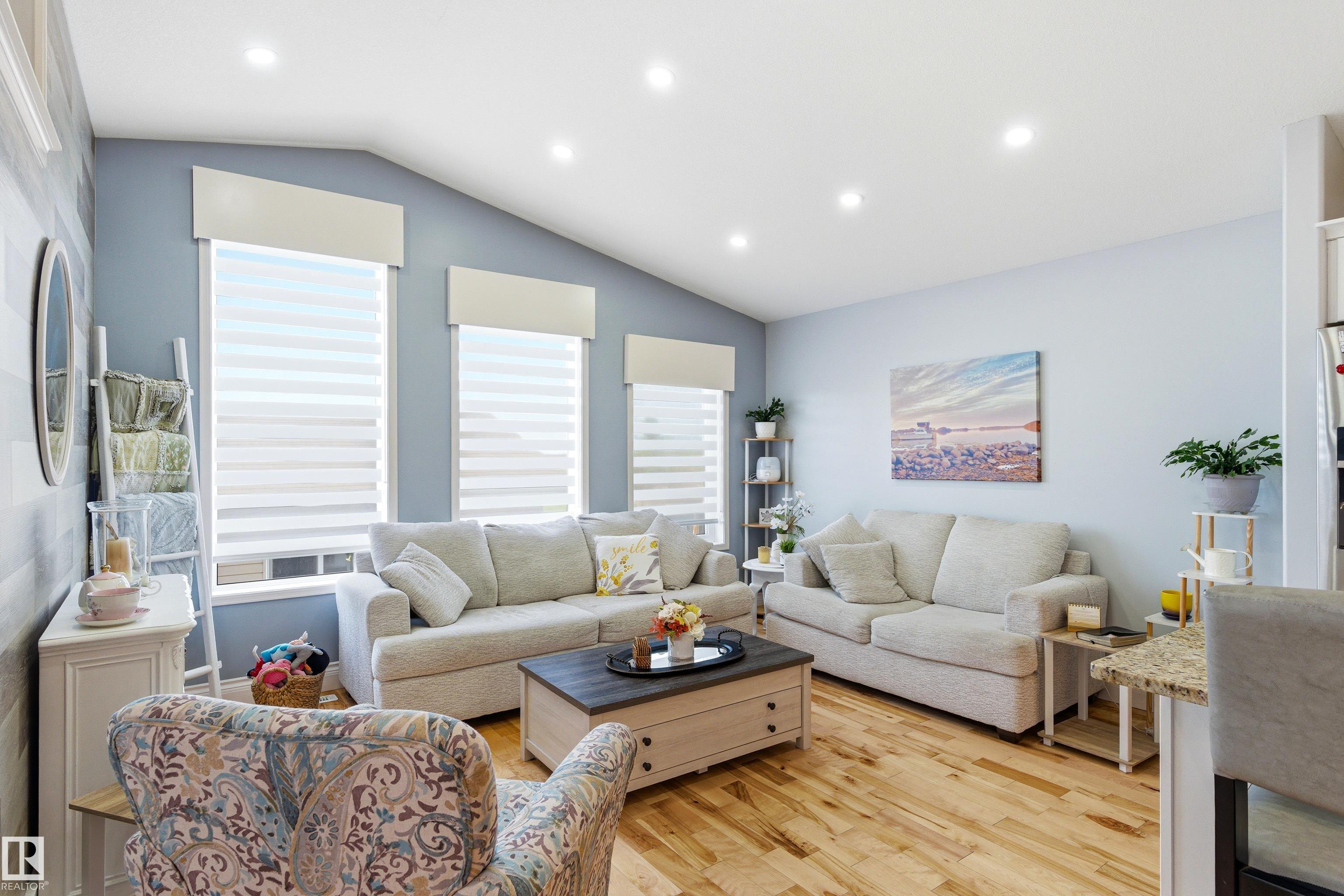Photo 7 at 141 Bridgeport Boulevard, Bridgeport, Leduc