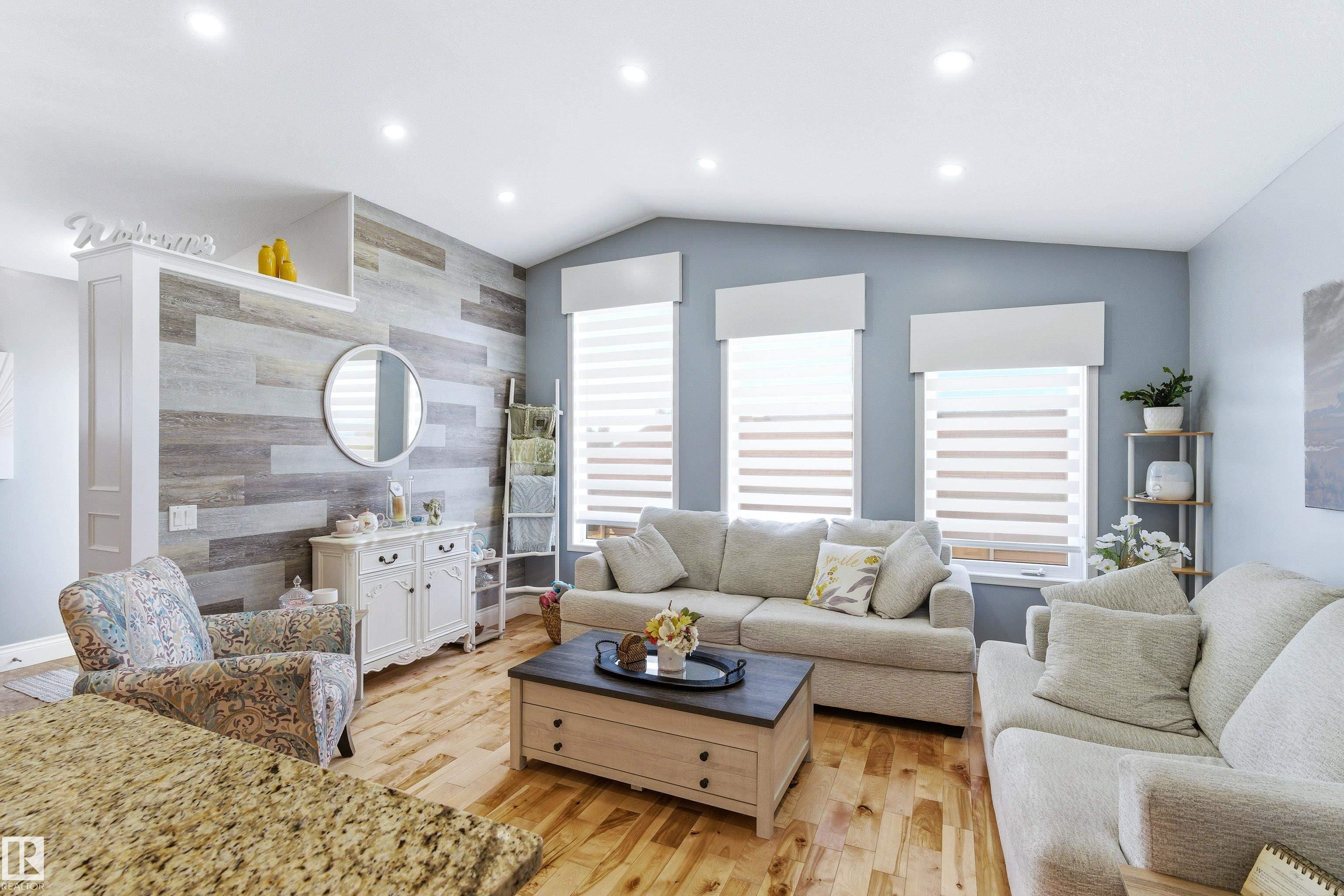 Photo 8 at 141 Bridgeport Boulevard, Bridgeport, Leduc
