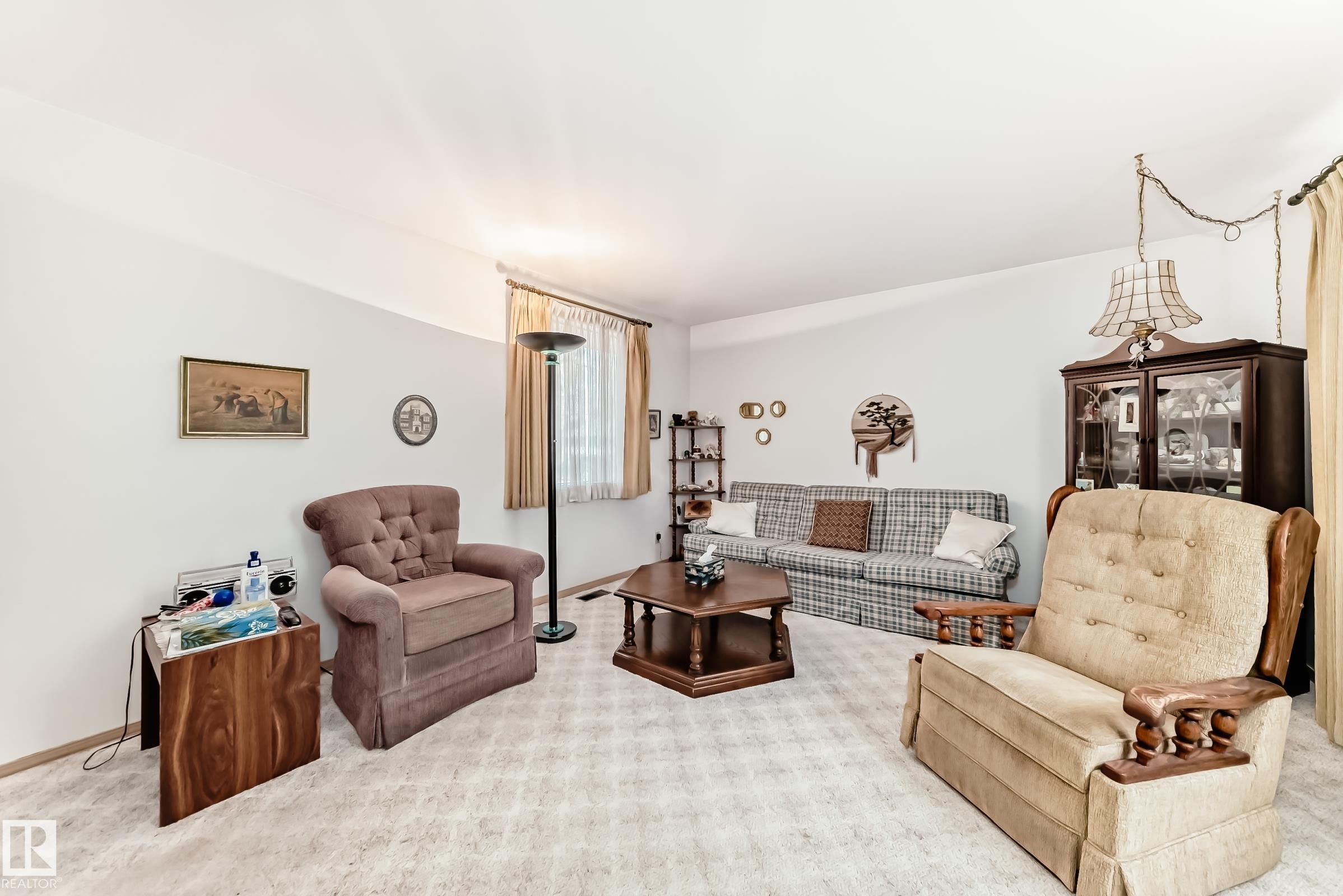 Photo 12 at 16331 109 Avenue NW, Mayfield, Edmonton
