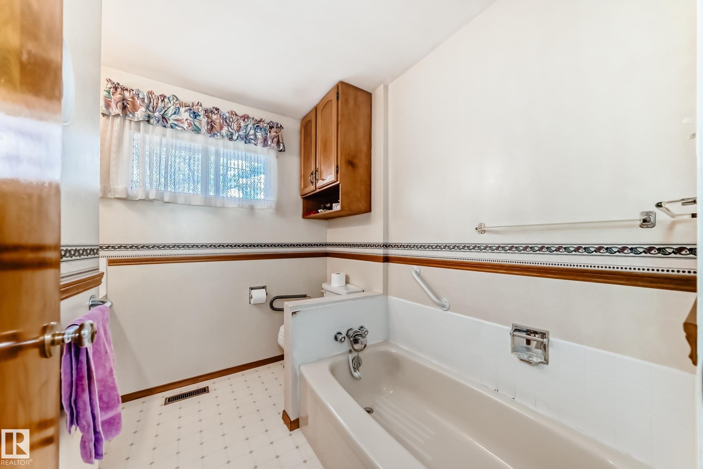 Photo 20 at 16331 109 Avenue NW, Mayfield, Edmonton