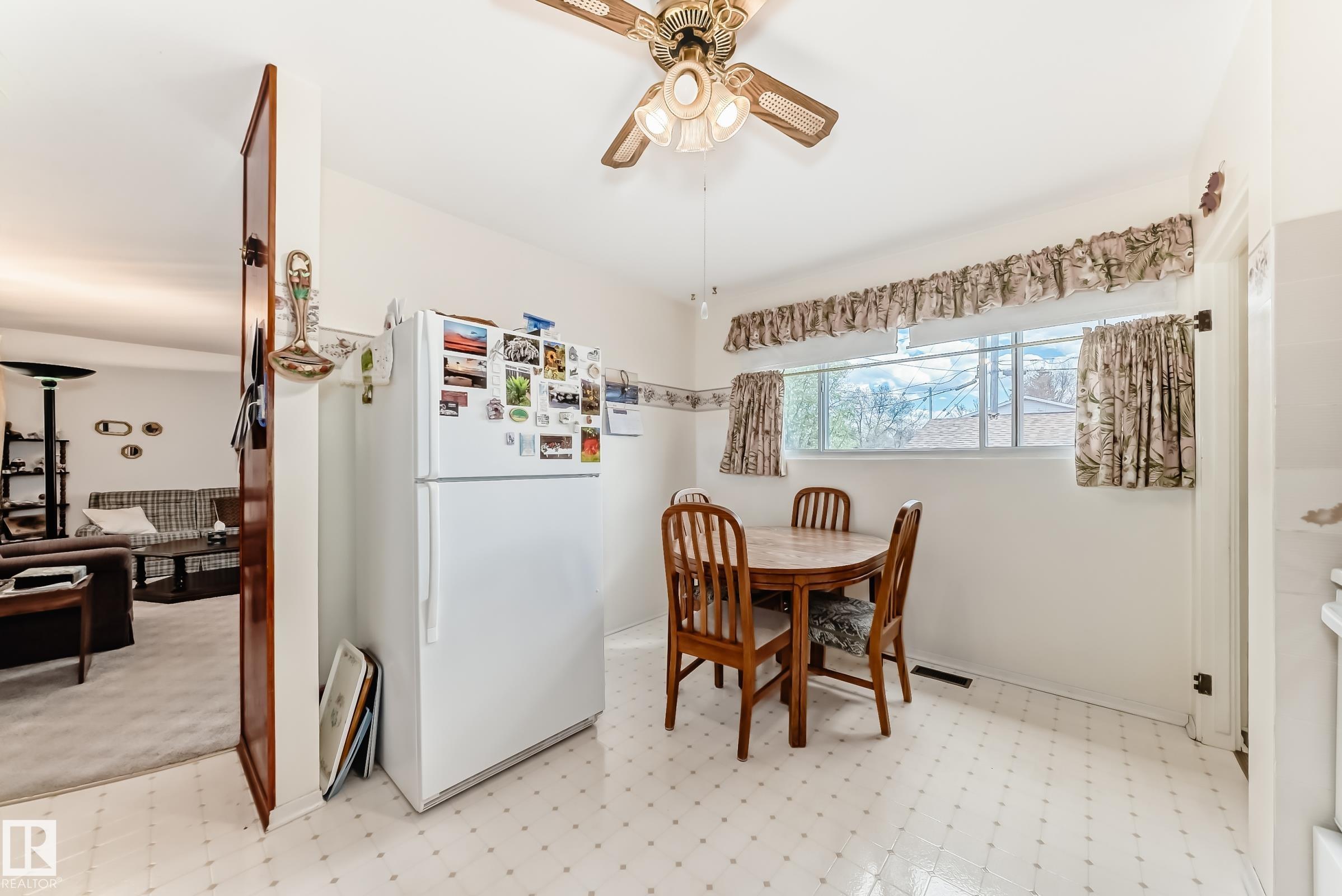 Photo 10 at 16331 109 Avenue NW, Mayfield, Edmonton