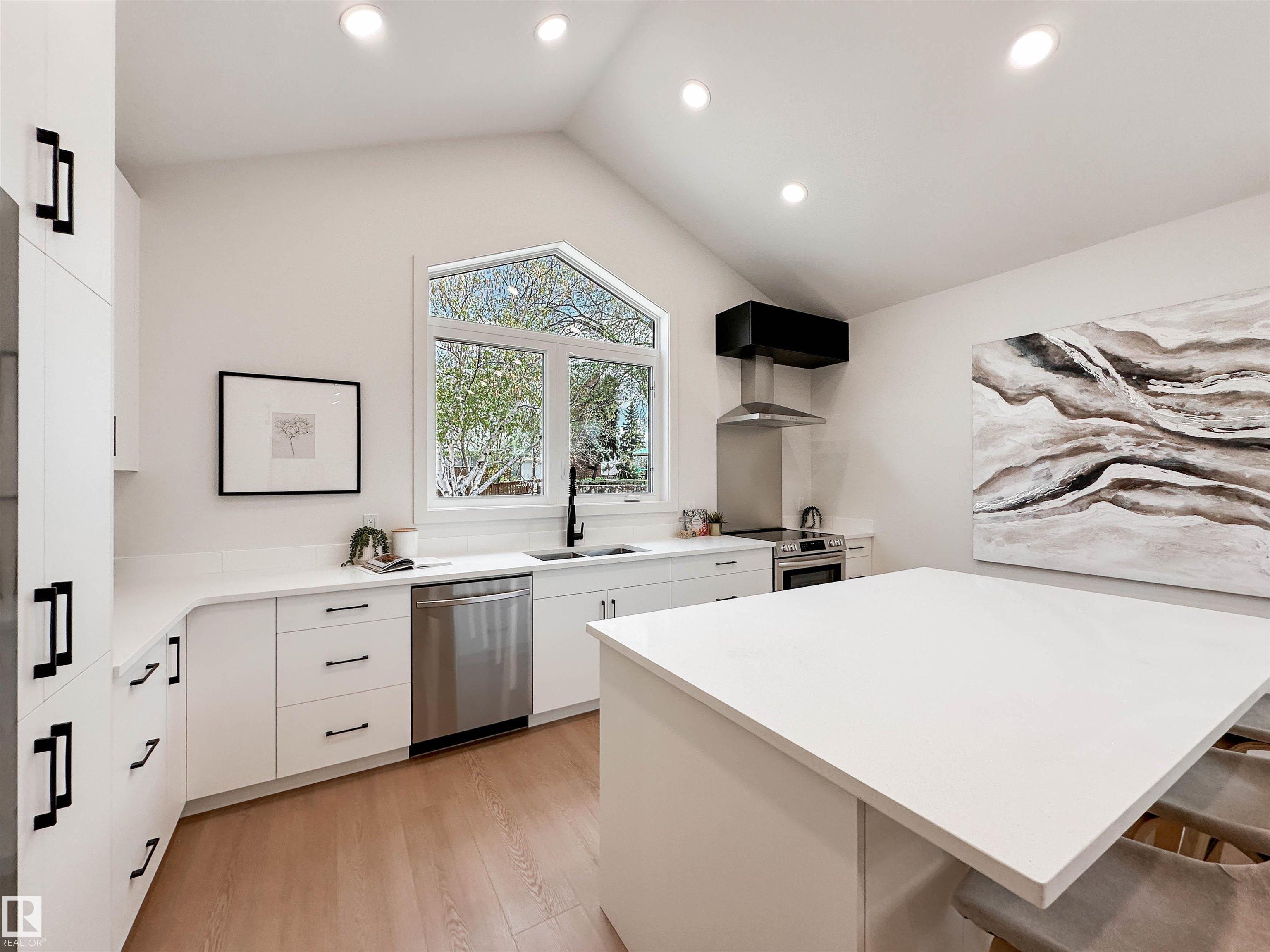 Photo 10 at 12342 131 Street NW, Sherbrooke, Edmonton