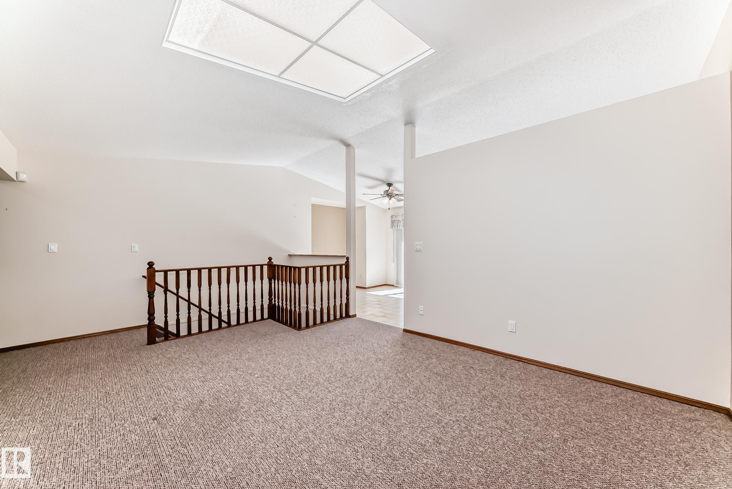 https://zimg.paragon.ice.com/ParagonImages/Property/PM/RAE/225402309/13/0/0/e6e0dca64e222a3c53163e5b8f1ae115/1/40b1fc5436553ca230b63c37befbdca1/225402309-daf8bcf6-6e03-4bbb-91a9-0c8f324a13c0.JPG