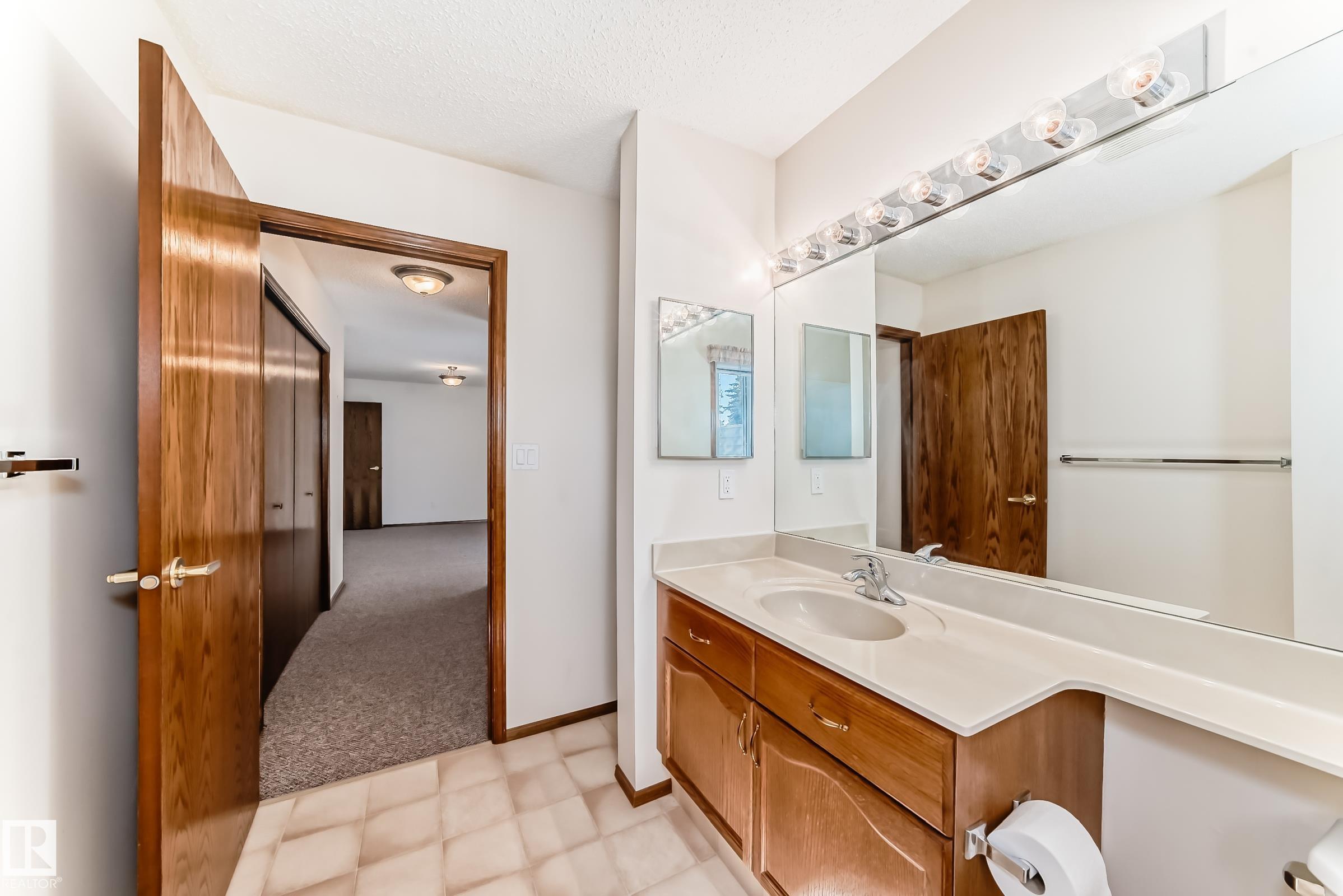 https://zimg.paragon.ice.com/ParagonImages/Property/PM/RAE/225402309/17/0/0/f713c9f1dff636f01f9f20ae8e5cc7df/1/40b1fc5436553ca230b63c37befbdca1/225402309-b5fbc2da-9208-442c-8a28-94158c74fc39.JPG