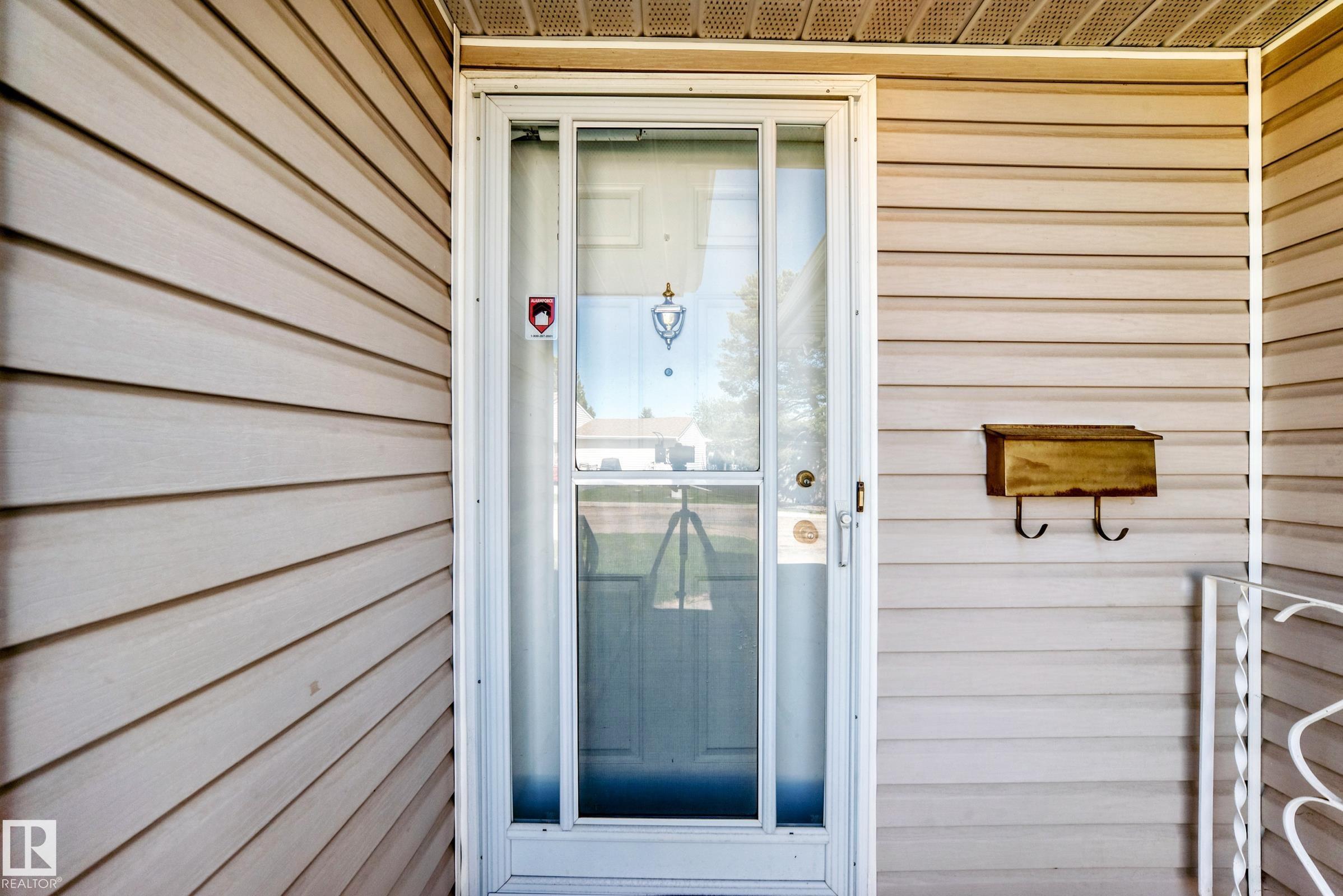 Picture for 4815 32 AV NW