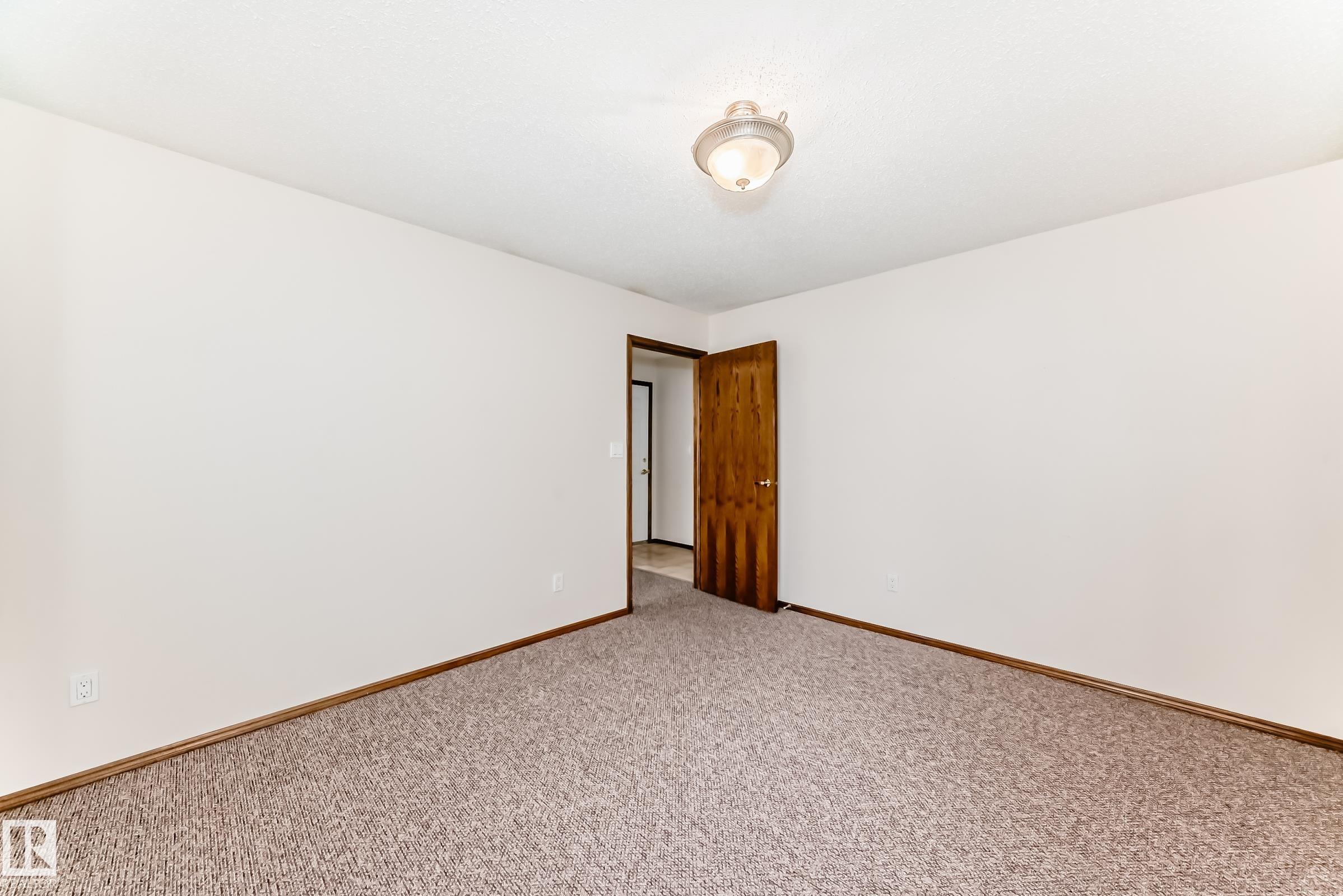https://zimg.paragon.ice.com/ParagonImages/Property/PM/RAE/225402309/20/0/0/498b38f74f92ac97c3fd77a57d67b6a7/1/40b1fc5436553ca230b63c37befbdca1/225402309-ca3a6e96-7538-4fb5-9f6f-90f3b8596a71.JPG