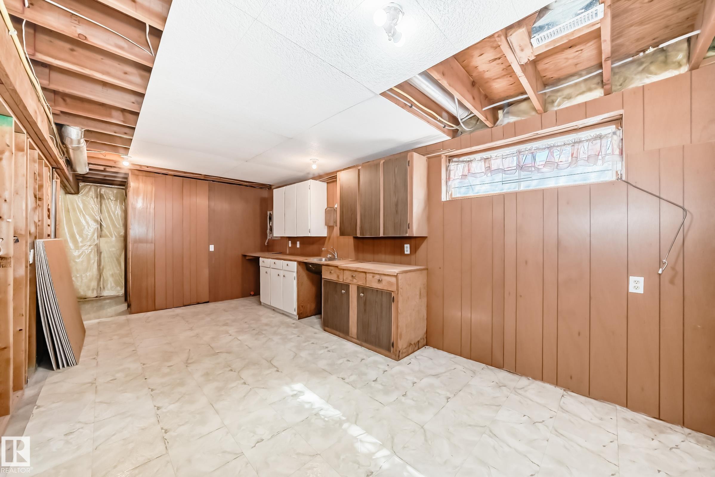 https://zimg.paragon.ice.com/ParagonImages/Property/PM/RAE/225402309/30/0/0/d30246ecd66ee107149e5f1724e40598/1/40b1fc5436553ca230b63c37befbdca1/225402309-3d179d2a-2990-4027-b24b-854358e49c58.JPG