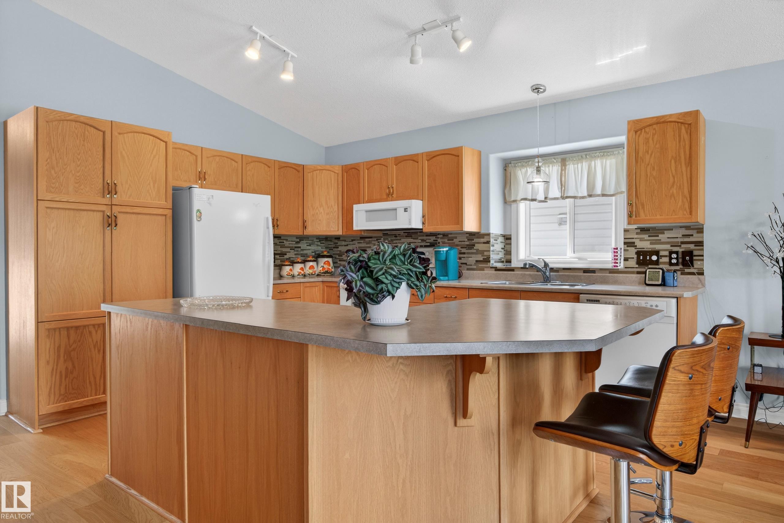 Photo 14 at 102 Bridgeview Drive, Bridgeview Fort Sask., Fort Saskatchewan
